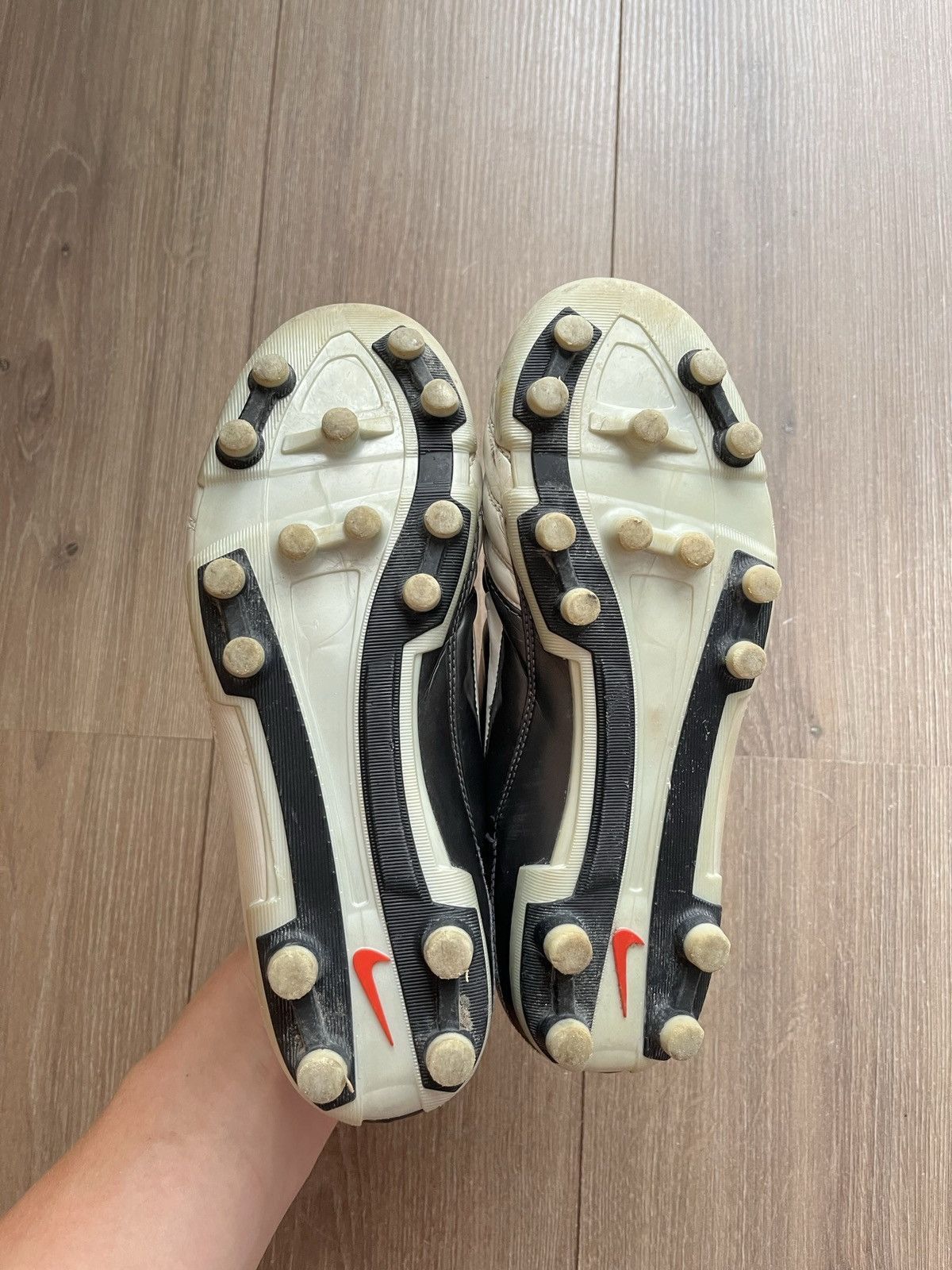 Vintage 2005 Nike Total 90 III Football Boots Size US 7 / EU 40 - 7 Thumbnail