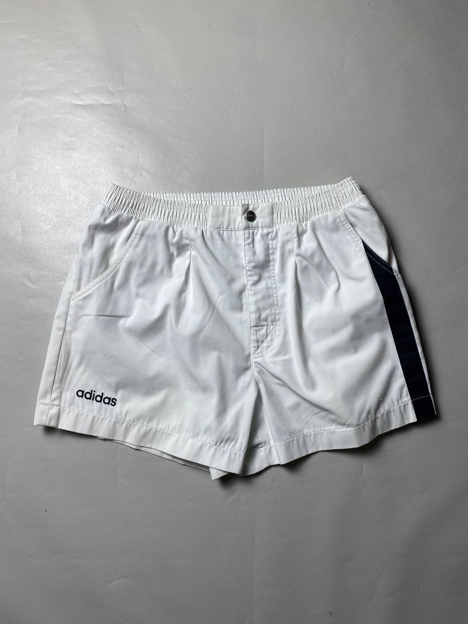 Adidas Adidas Vintage Shorts Size US 30 / EU 46 - 1 Thumbnail