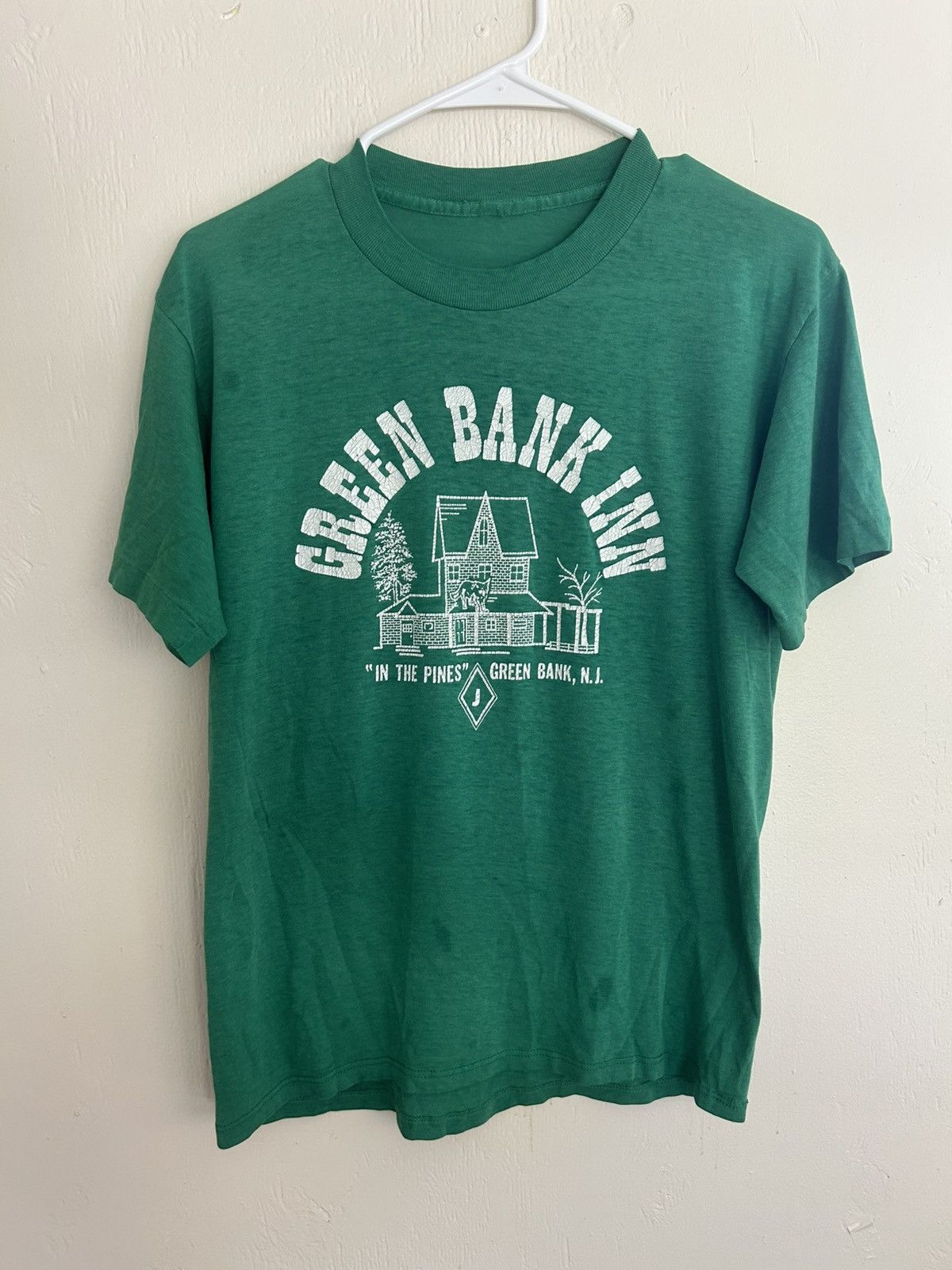 Vintage Vintage 80s Green Bank Inn Green Graphic T-shirt Size US M / EU 48-50 / 2 - 1 Thumbnail