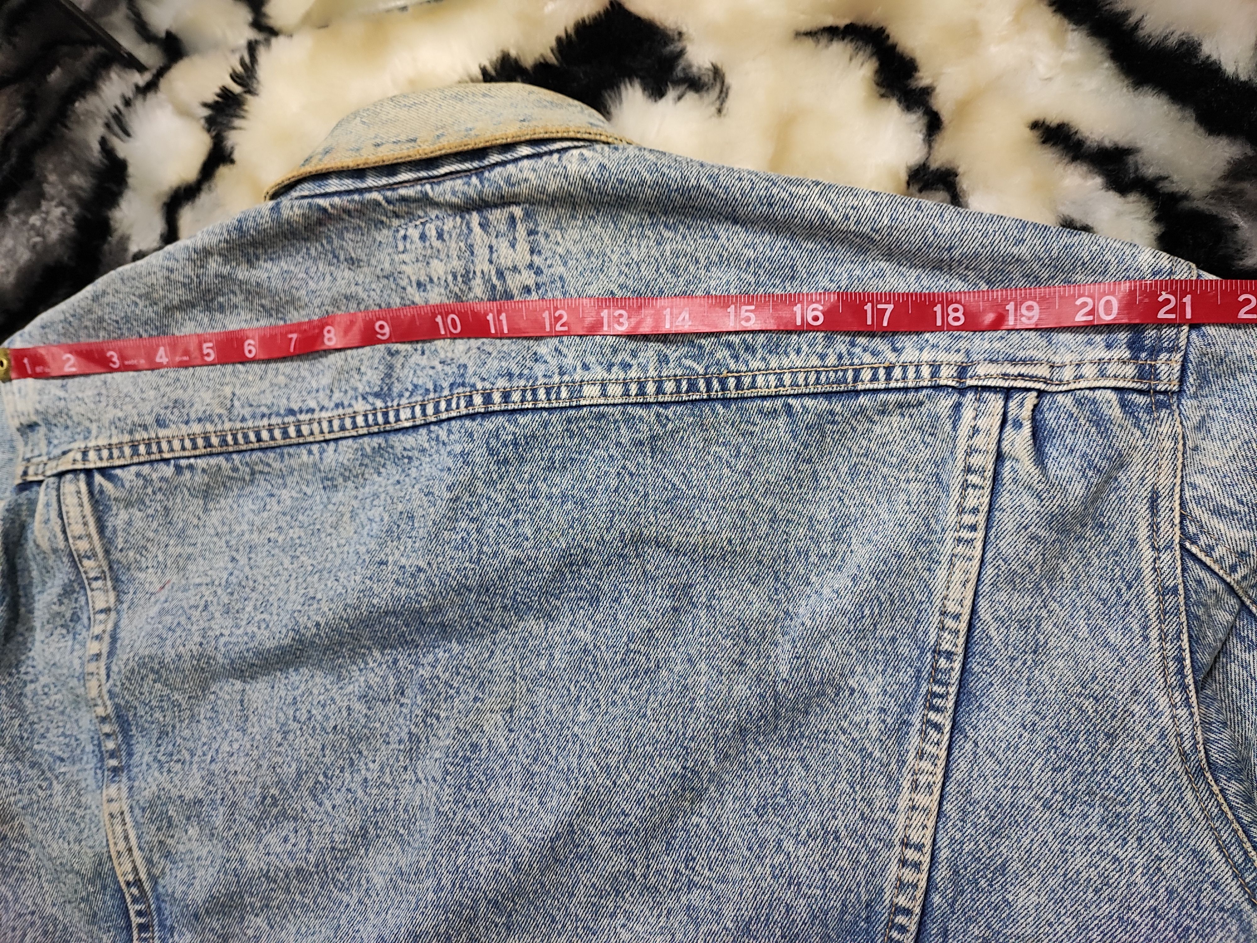 Wrangler Vintage Wrangler 90s Distressed Acid Wash Denim Jacket Size US L / EU 52-54 / 3 - 18 Thumbnail