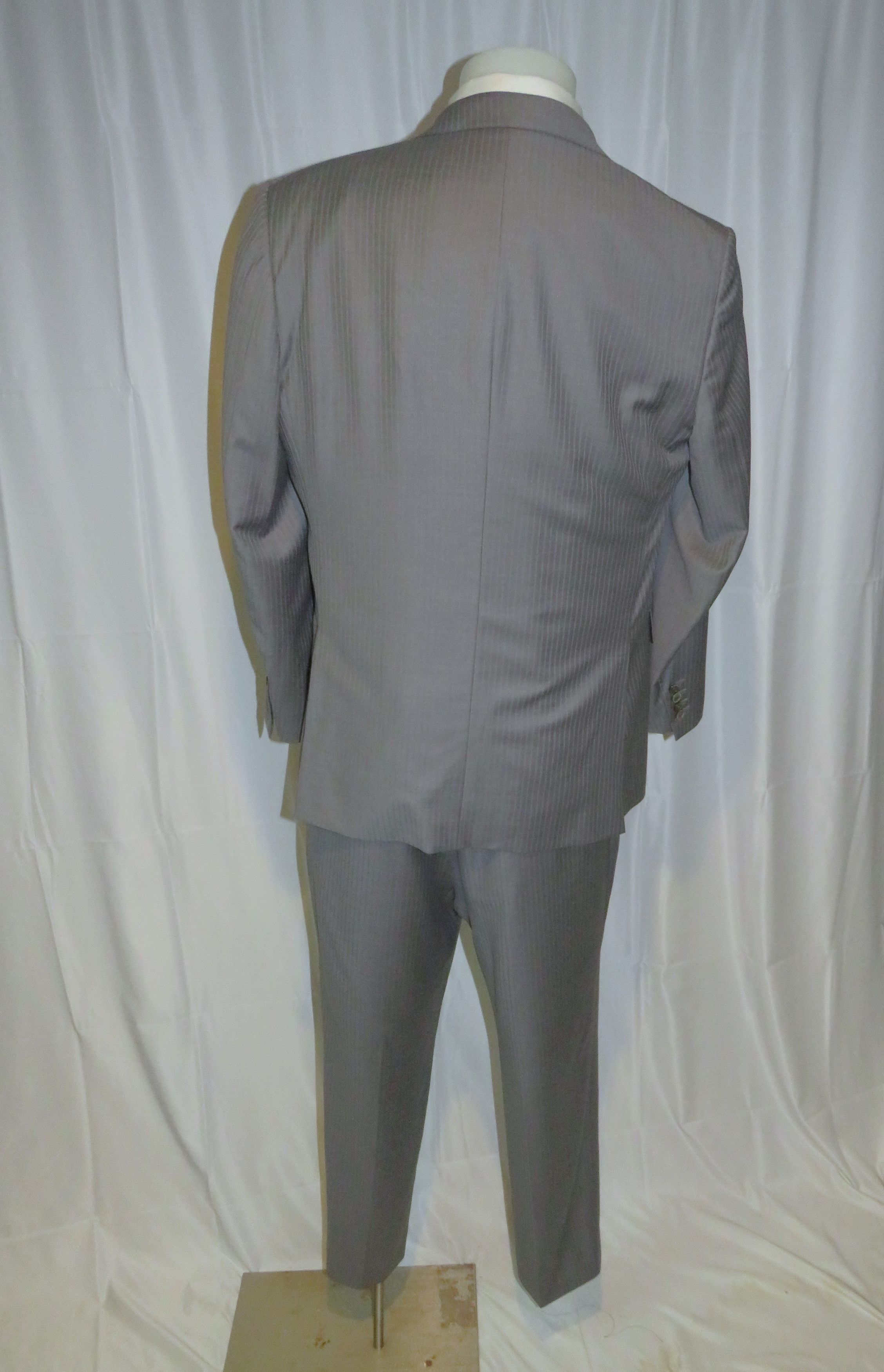 Ermenegildo Zegna Su Misura Trofeo Gray Stripe Current Two Button Suit 44R Size 44R - 2 Thumbnail