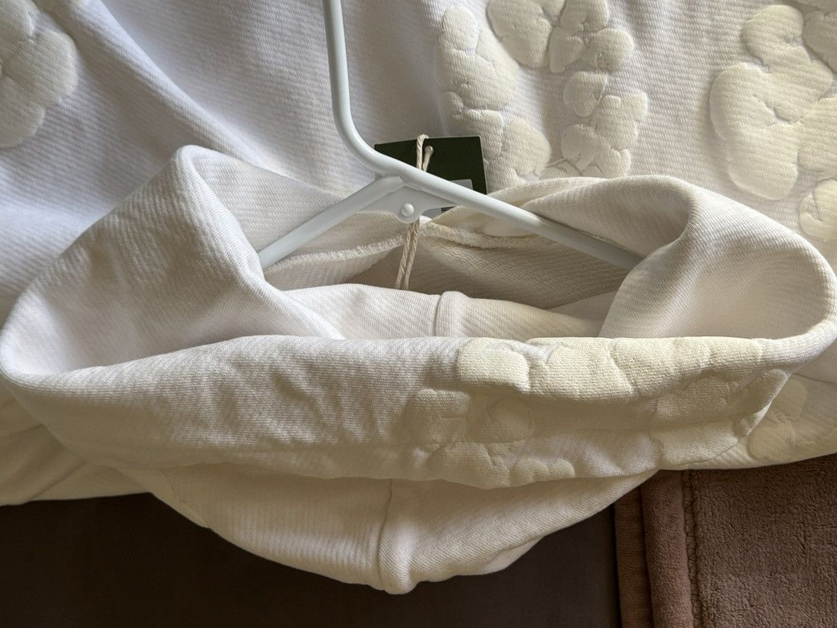 DENIM TEARS Denim Tears White Embossed Cotton Wreath Hoodie Size US M / EU 48-50 / 2 - 7 Thumbnail