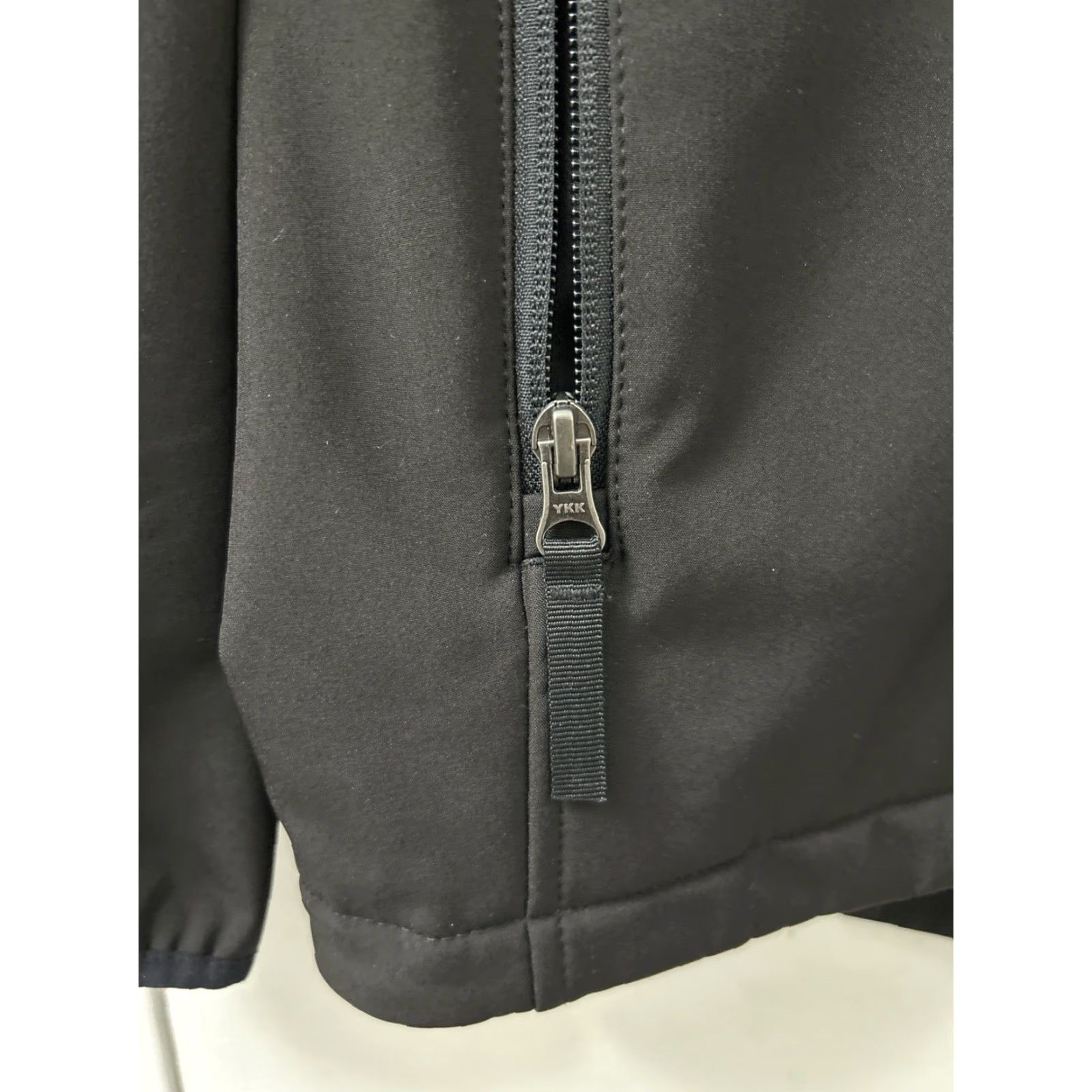 Vintage Cintas Mens Black Softshell Jacket Full Zip Fleece Lined Workwear Stand-Up Collar ZIP Pockets Embroidered LAZ Parking Logo Size US L / EU 52-54 / 3 - 5 Thumbnail