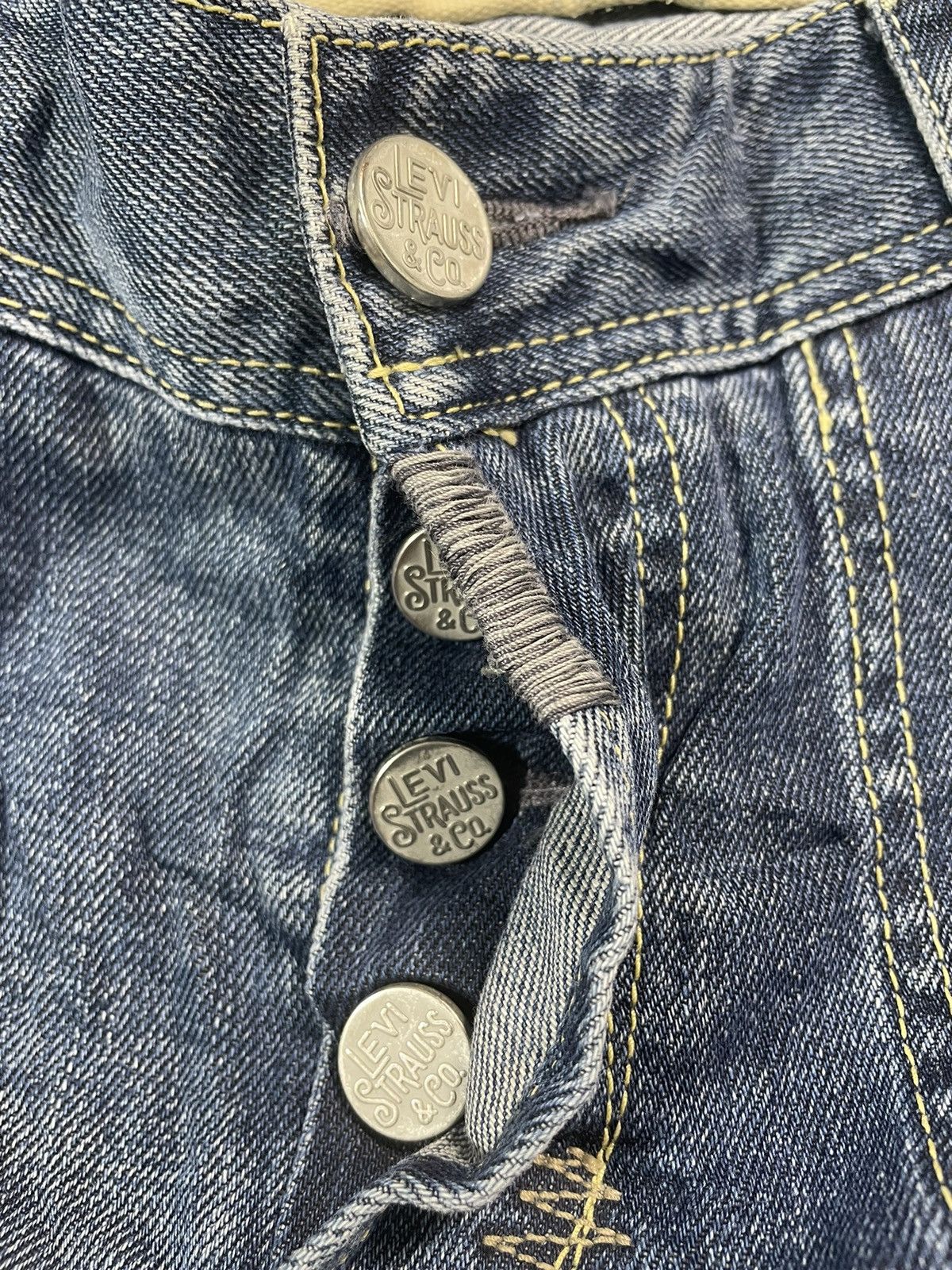 Levi's × Vintage Vintage Levis Distressed very nice Size US 32 / EU 48 - 9 Thumbnail