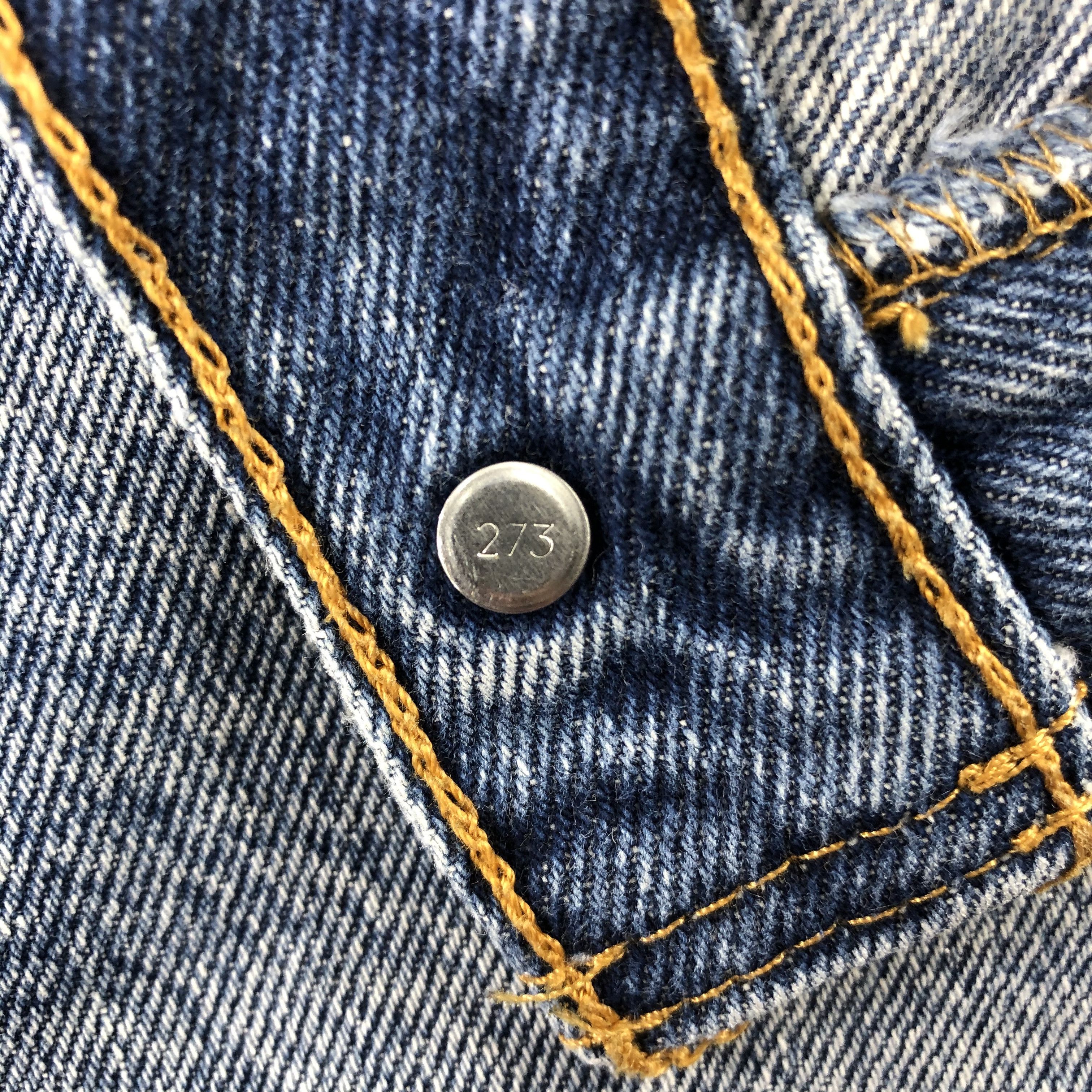 Levi's Vintage Blue Wash Levis 505 Jeans-J2275 Size US 35 - 14 Thumbnail
