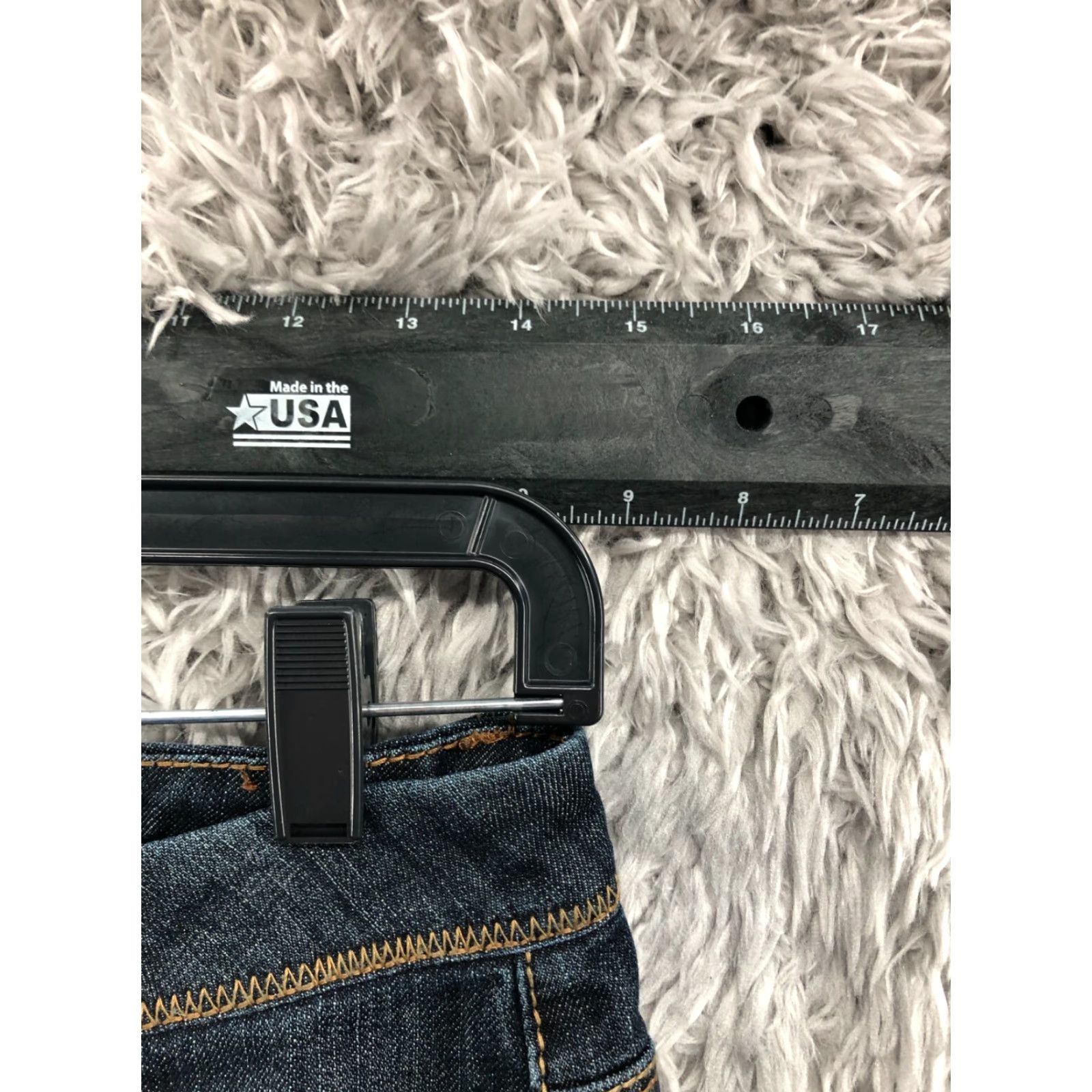 Denime Mudd Cuffed Capri Jeans Size 5 Juniors Low Rise Dark Blue Denim Womens Jeans Capri Rise 28 in Inseam 20 in Button Zipper 5-Pocket Denim Wear Blue Mudd Size 27" / US 4 / IT 40 - 2 Thumbnail