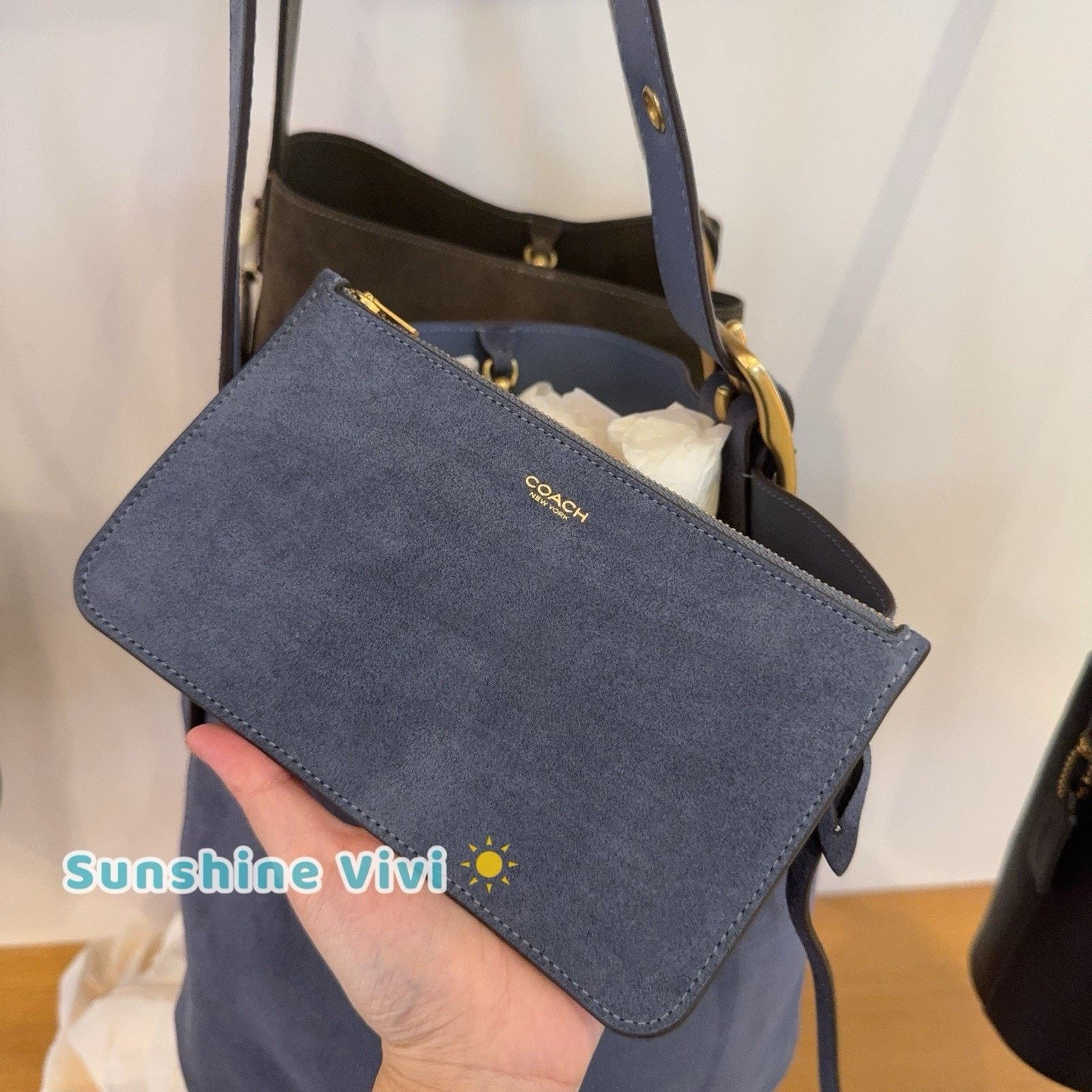 Coach NWT Coach Bleecker Bucket Bag CCC24 suede Brass/Light Denim Size ONE SIZE - 9 Thumbnail