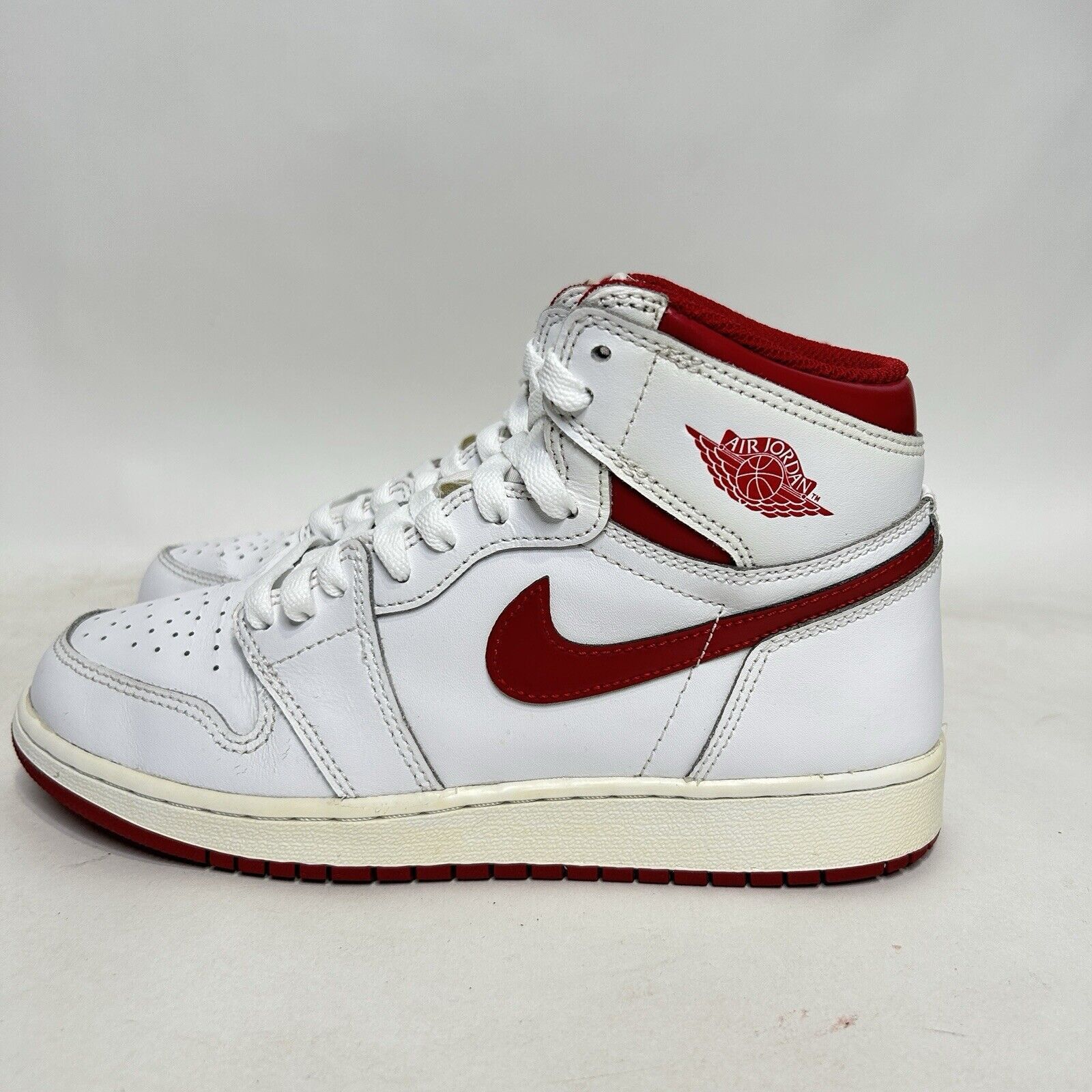Nike Nike Shoes Air Jordan 1 Retro High OG GS “Red Metallic” 2024 Size US 7.5 / IT 37.5 - 6 Thumbnail