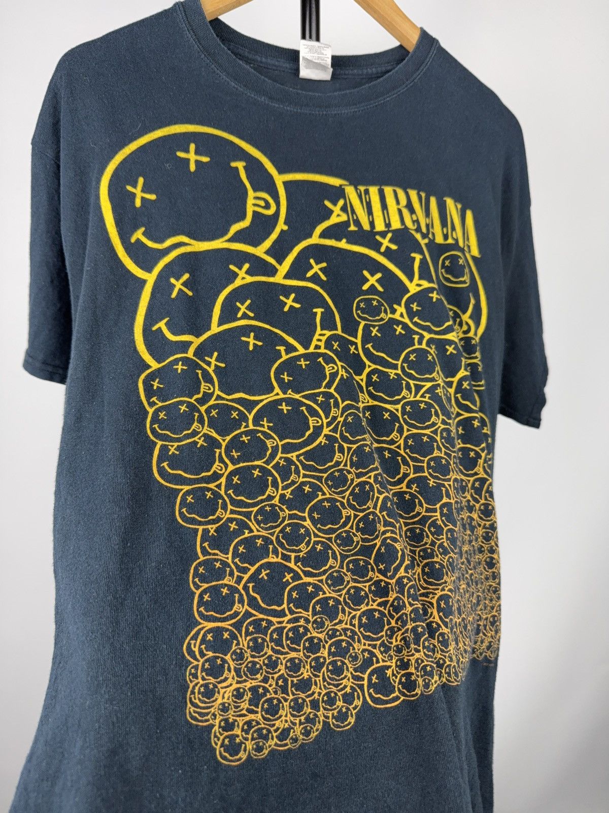 Nirvana 2007❤️‍🔥 Nirvana / Kurt Cobain Band 00s Smiley Face Graphic Tee Size US L / EU 52-54 / 3 - 5 Thumbnail