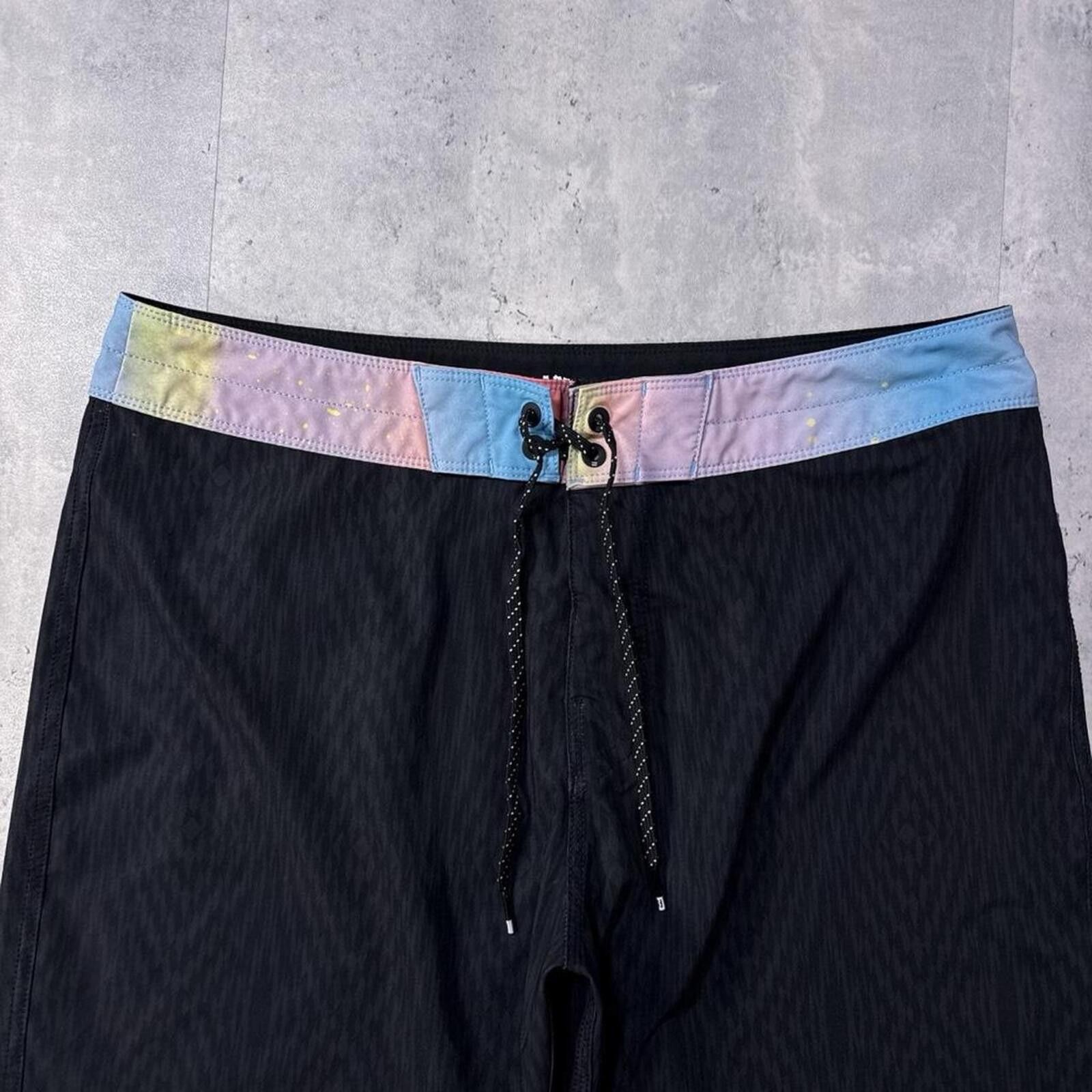 Billabong Y2K Billabong 00s Board Black Shorts Size US 33 - 6 Thumbnail