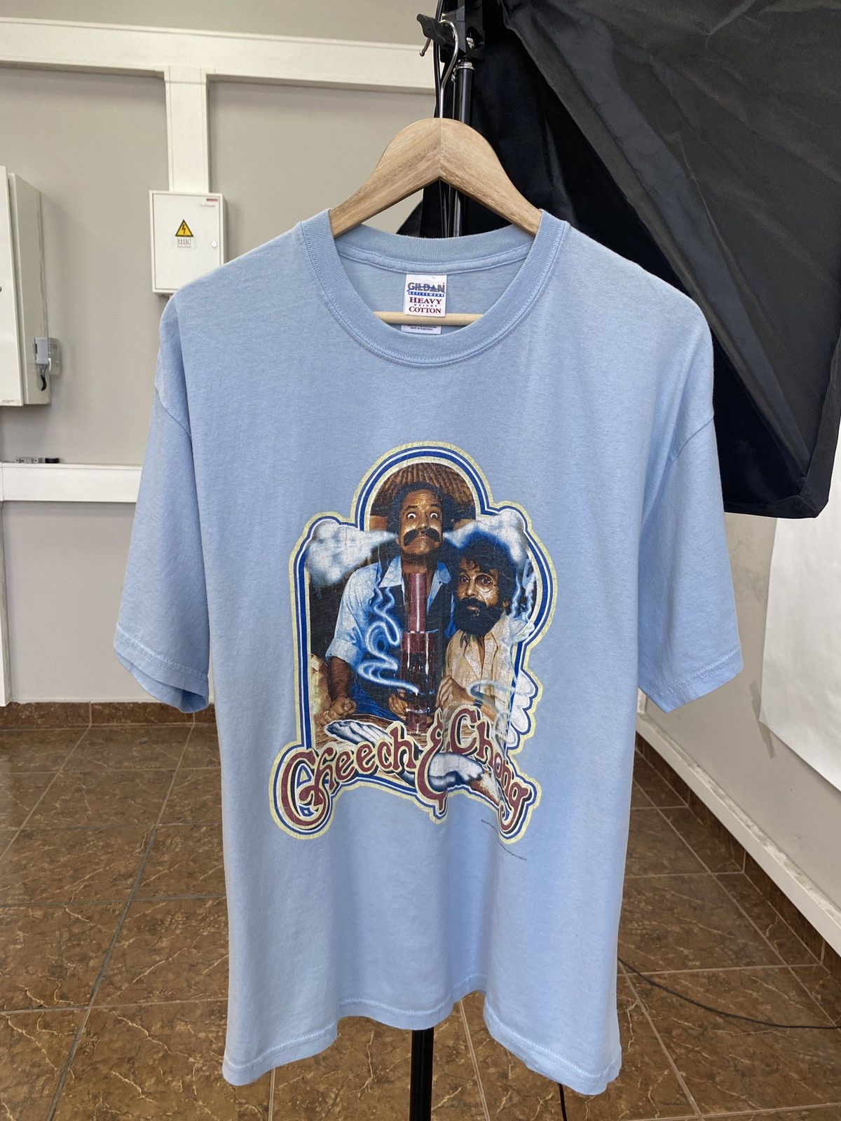 Gildan Vintage 2006 Chechen and Chong Movie Marijuana t-shire Y2K Size US XL / EU 56 / 4 - 1 Thumbnail