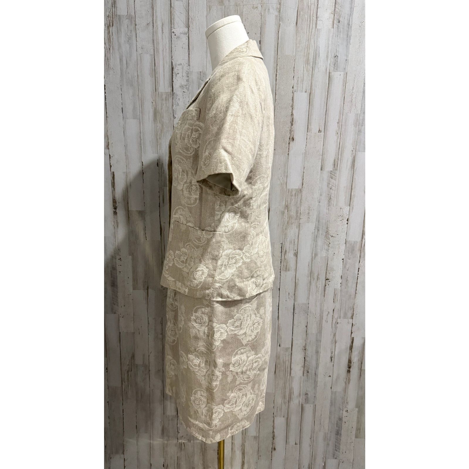 Harve Benard Harve Benard Collection Skirt Suit Womens Petite 8P Beige Size M / US 6-8 / IT 42-44 - 5 Thumbnail