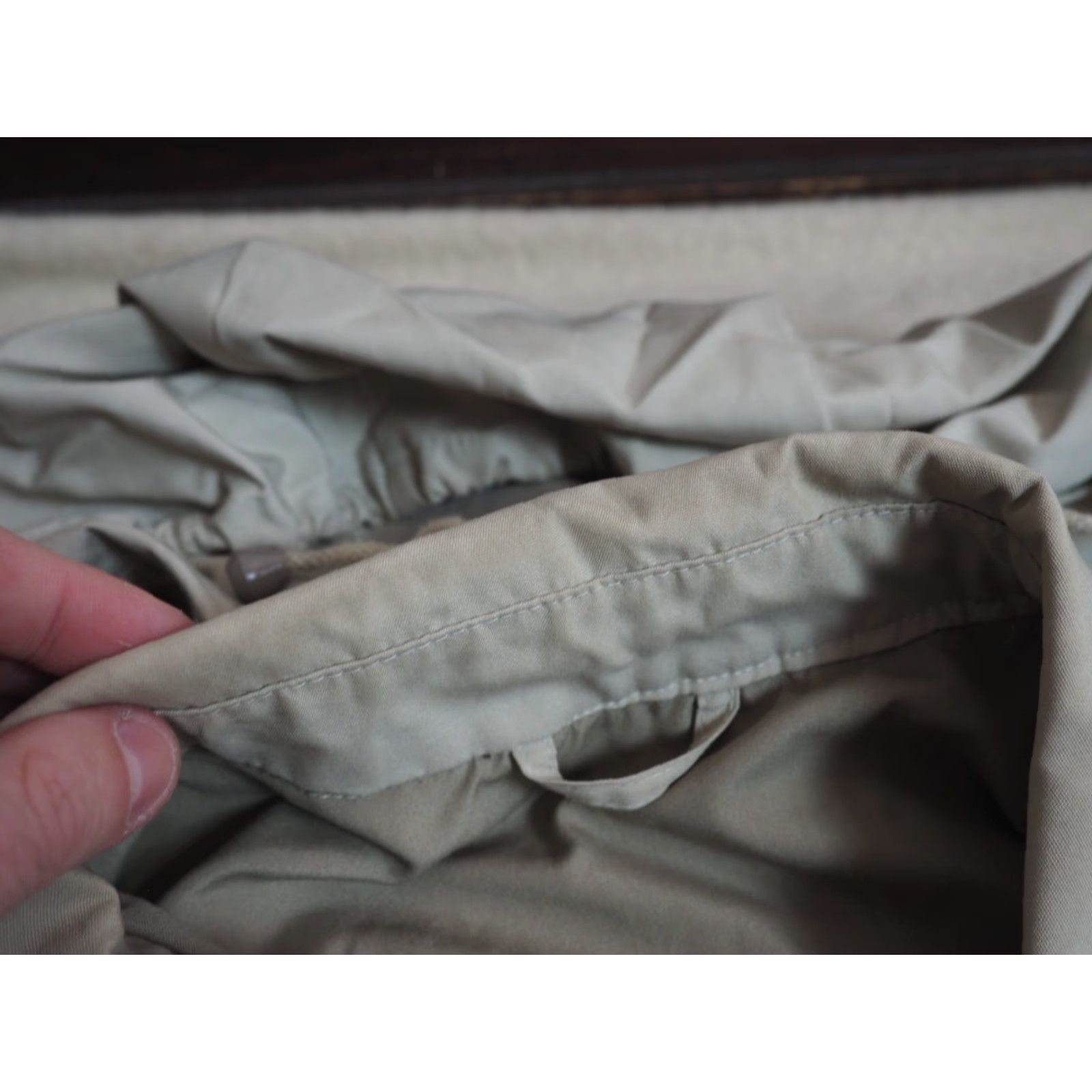 Vintage VINTAGE Bergmair Jacket Mens L Hooded Ski Alpps Beige Gray Zip Lodge Outdoor 70s 80s Puffer Nylon Size US L / EU 52-54 / 3 - 8 Thumbnail