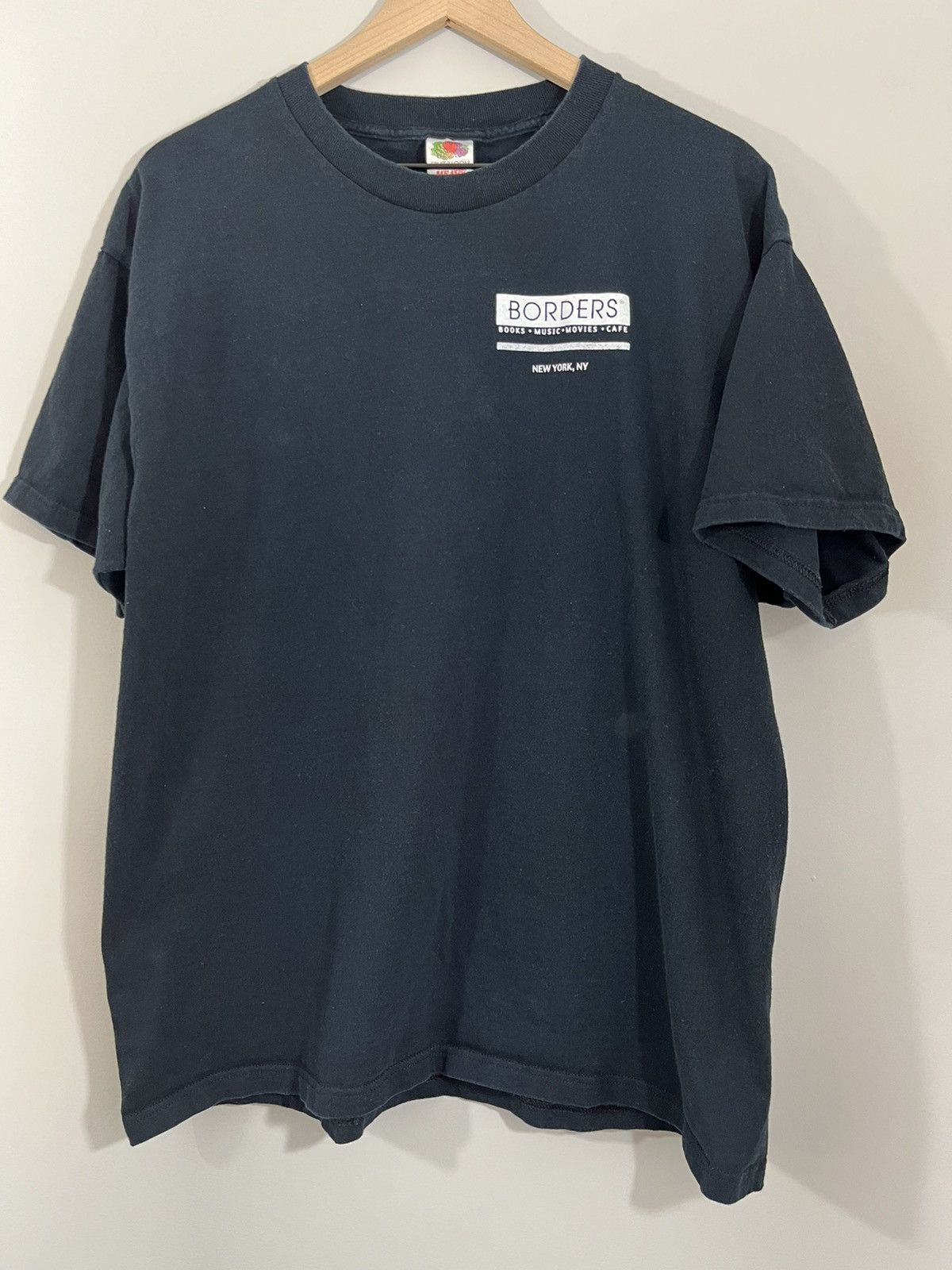 Vintage Borders New York Faded Black NYC Tee Size US L / EU 52-54 / 3 - 2 Thumbnail