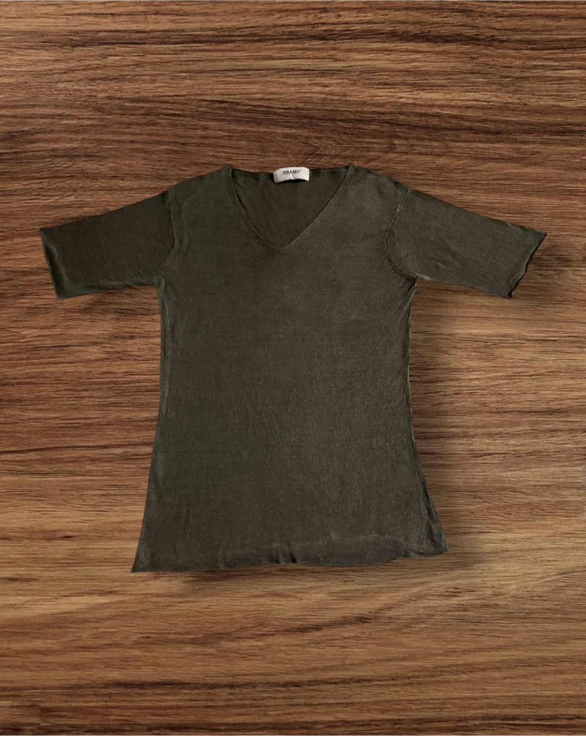 Beams Plus Vintage BEAMS Vneck Distressed T-Shirt Size US S / EU 44-46 / 1 - 1 Thumbnail