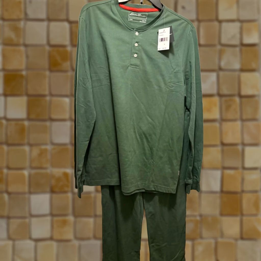 Eddie Bauer Eddie Bauer Men's Lounge Set Shirt Pants Solid Green M 2 Piece Logo Crew Neck Drawstring Winter Fall Spring Machine Washable Size US M / EU 48-50 / 2 - 1 Preview