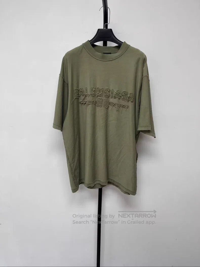 Balenciaga Balenciaga Solid Color Retro Plain Knit Round Neck Short S Size US S / EU 44-46 / 1 - 1 Thumbnail