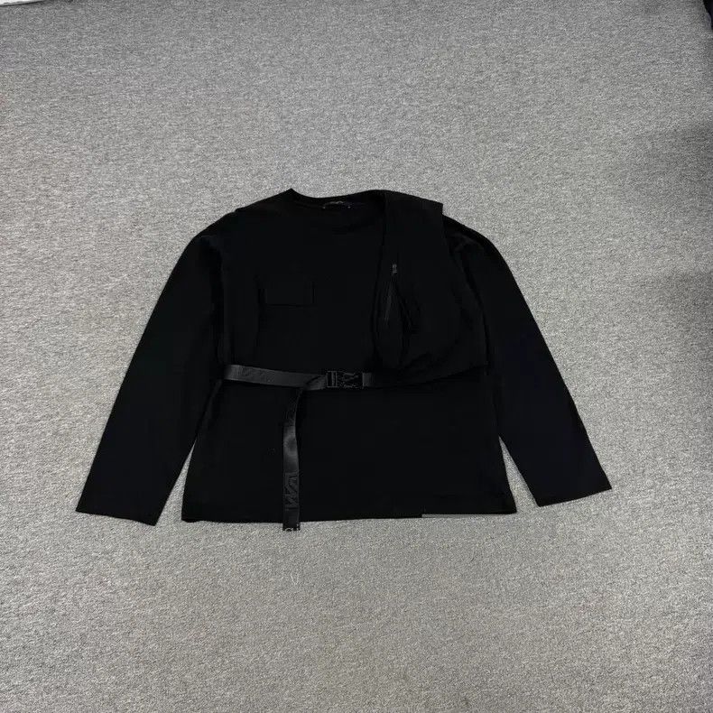 Louis Vuitton Louis Vuitton Black Asymmetric Stacked Pocket Belted Long Size US XL / EU 56 / 4 - 1 Thumbnail