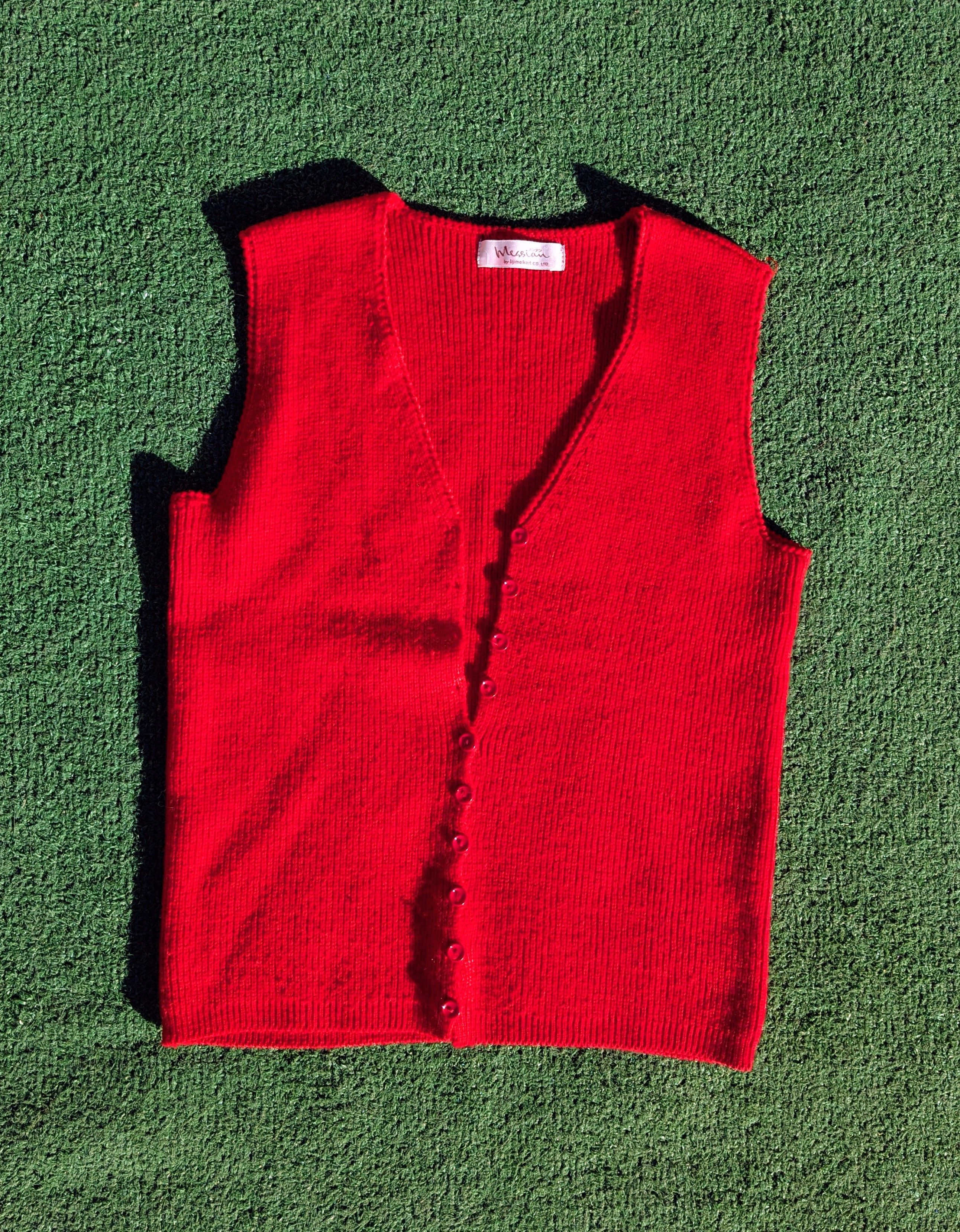 Other Vintage Scarlet Red Button Petite Japanese Knit Sweater Vest Size S / US 4 / IT 40 - 5 Thumbnail