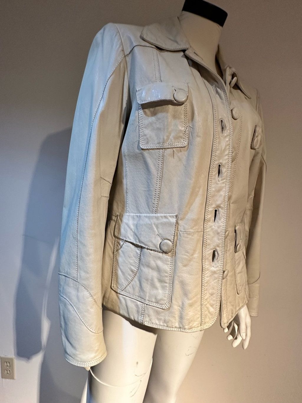 Danier Danier genuine leather off white size L, Size L / US 10 / IT 46 - 2 Thumbnail