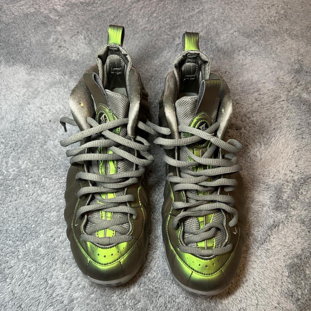 Nike Foamposite “Shine” size 9m/11w Size US 9 / EU 42 - 2 Thumbnail