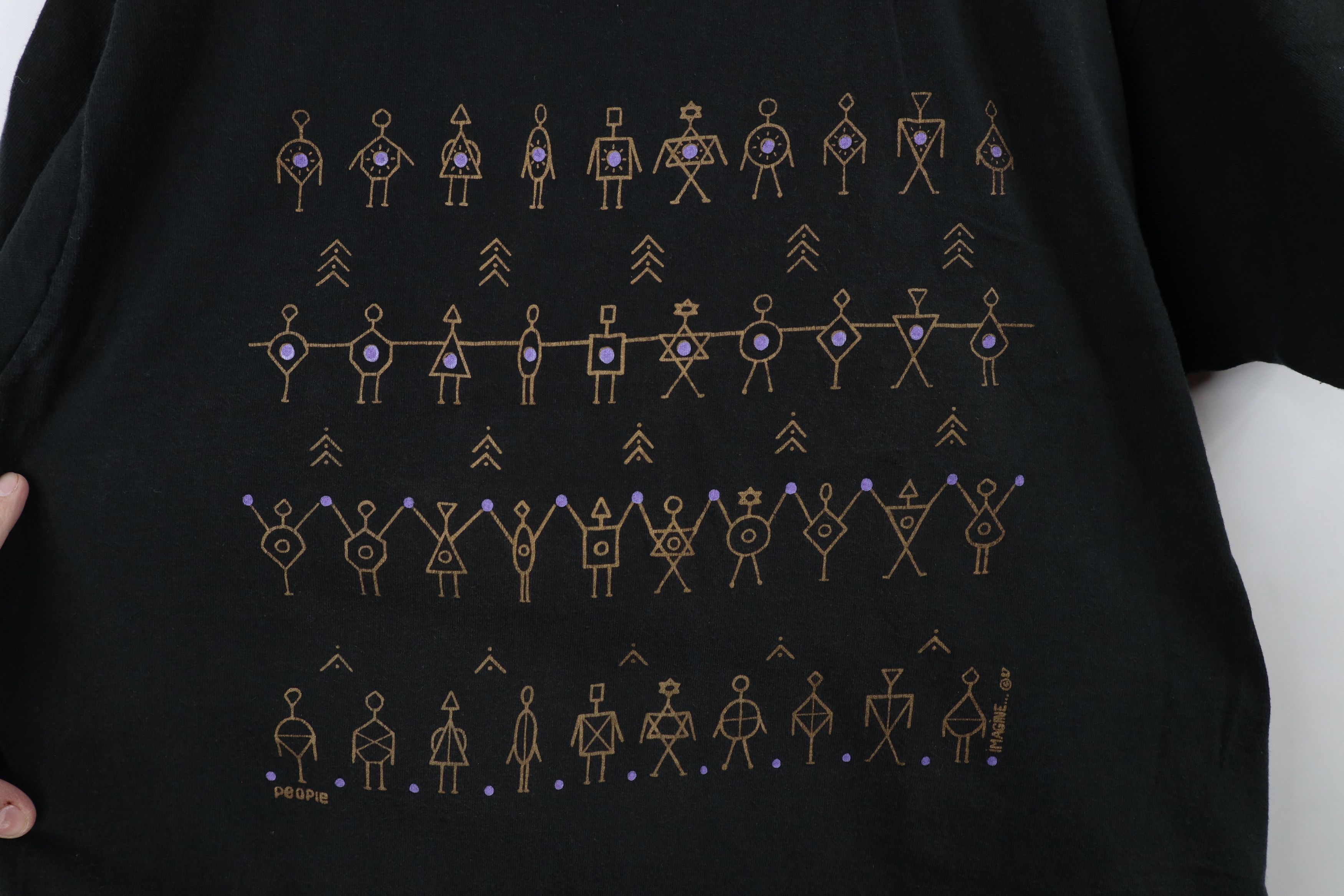 Vintage Vintage 90s Streetwear Anthropomorthic Art T-Shirt USA Size US L / EU 52-54 / 3 - 4 Thumbnail