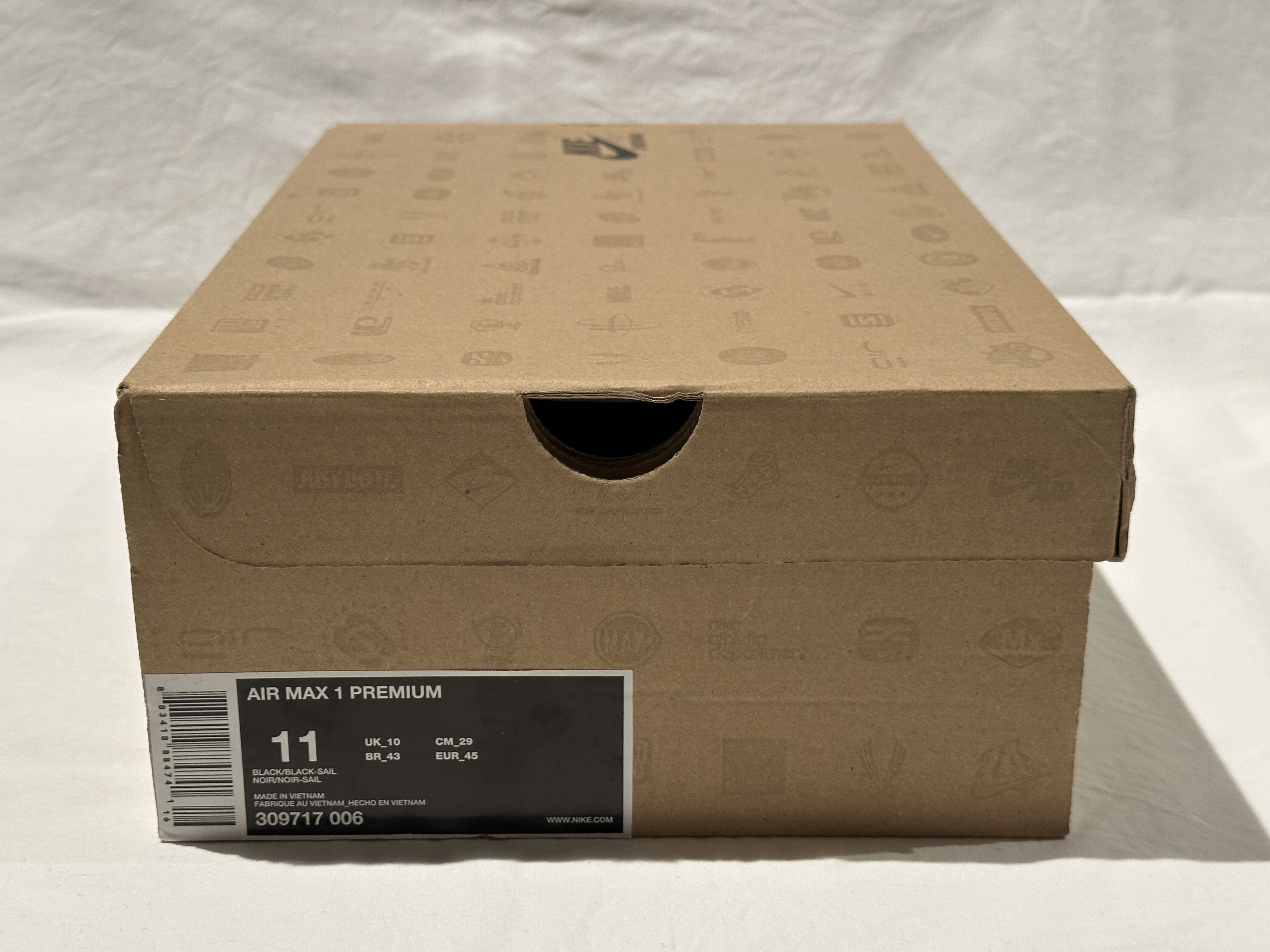 Nike BRAND NEW NIKE AIR MAX 1 PRM QS 'BLACK CREPE' GUM SOLE SZ 11 Size US 11 / EU 44 - 9 Thumbnail