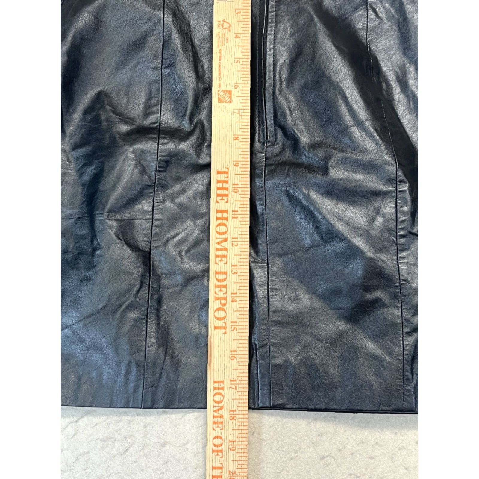 Vintage VINTAGE Byrnes & Baker Black Leather Skirt Women’s Size 12 Skirt Pencil 80s 90s Biker Lined Zipper Womens Size 34" / US 12 / IT 48 - 4 Thumbnail