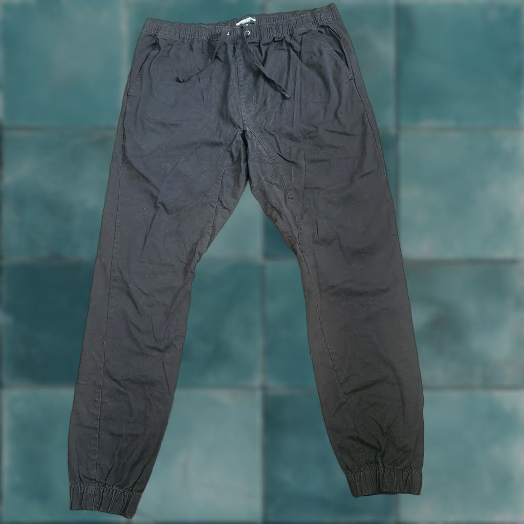 Crooks & Castles Crooks & Castles Jogger Pants Mens Size 38 Black Cargo Pocket Regular Fit Cotton Spandex Streetwear Size US 38 / EU 54 - 1 Thumbnail