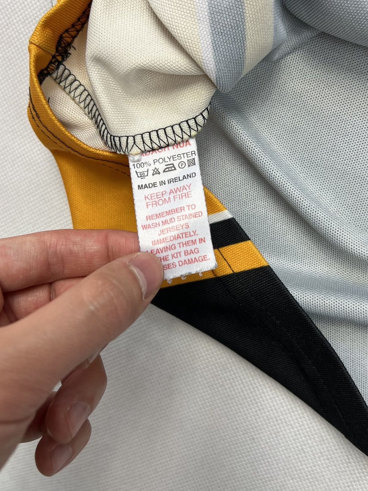 O'Neills Jersey O’neills Kilkenny GAA Cill Chainnigh 2004/2007 Size US L / EU 52-54 / 3 - 3 Thumbnail
