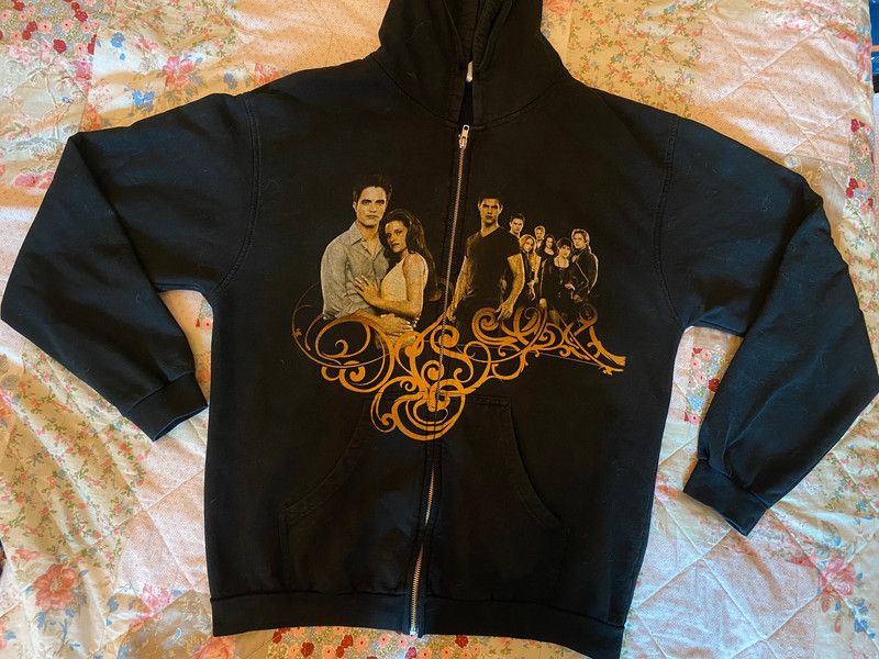 Tultex Vintage Twilight Breaking Dawn Hoodie Size L / US 10 / IT 46 - 1 Thumbnail