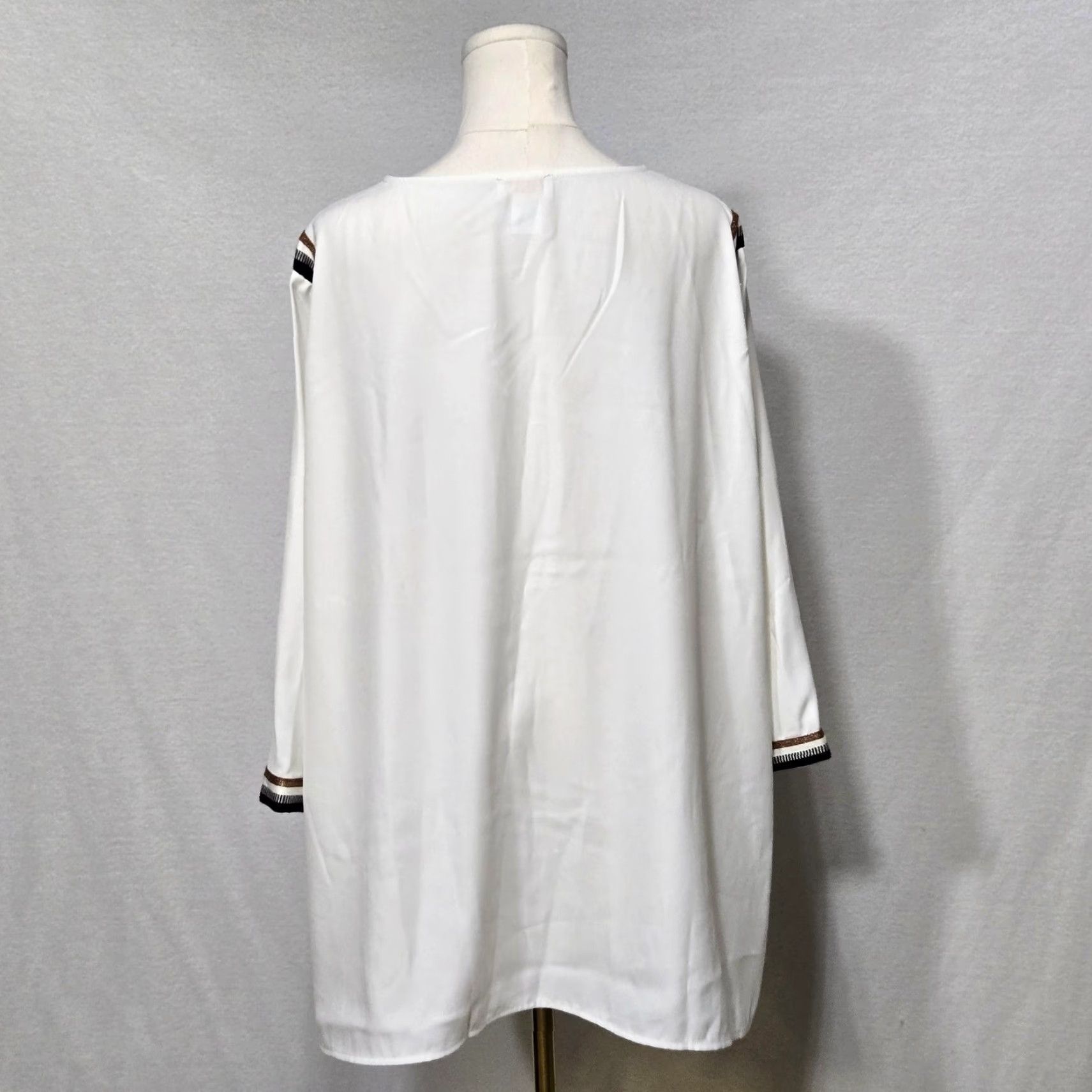Vintage Ambria Blouse Tunic White Brown Zipper Accent 3/4 Sleeve Womens Plus 22 V-Neck Lightweight Easy Care Wrinkle Resistant Relaxed Size 3XL / US 20-22 - 4 Thumbnail
