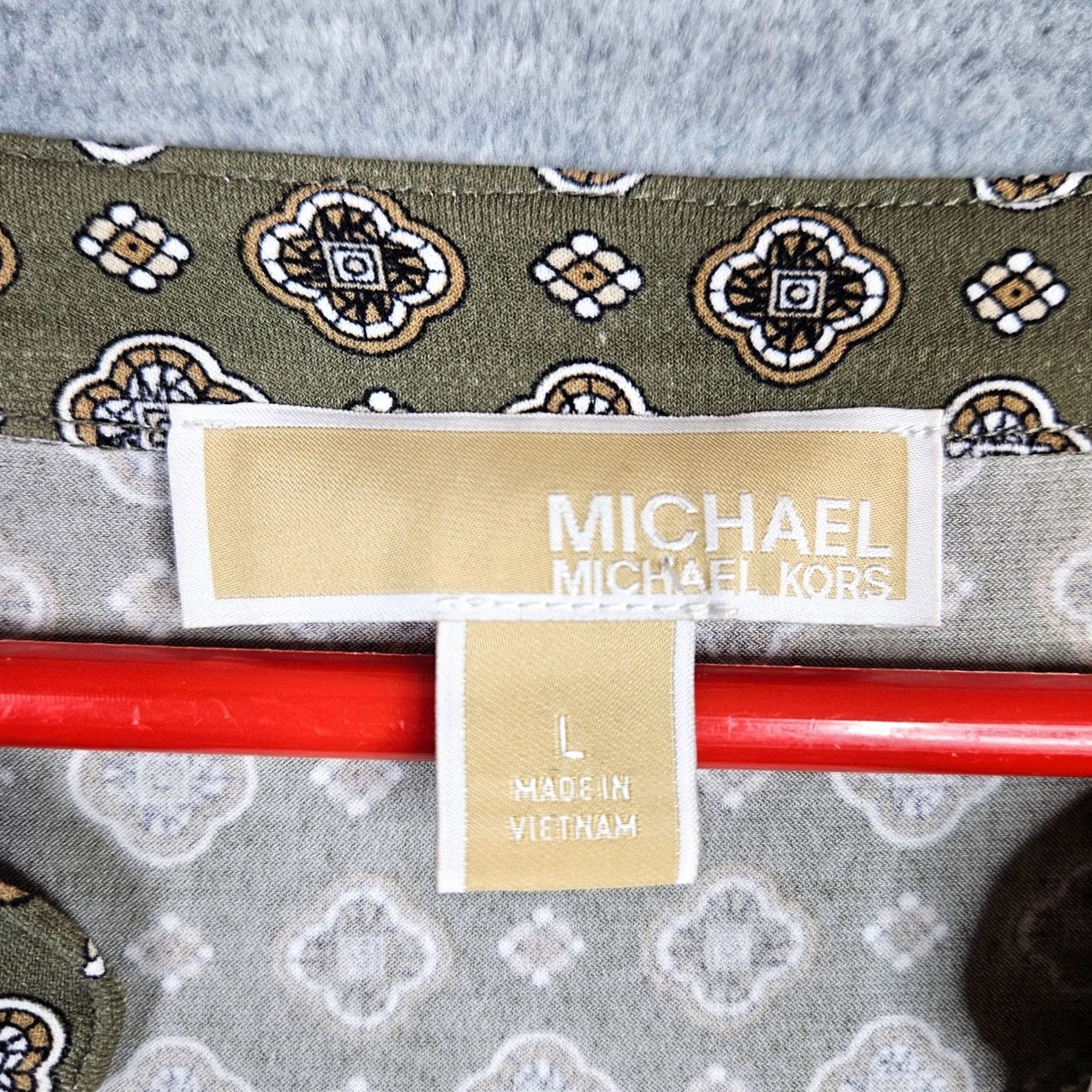 Michael Kors Michael Kors Women's Green 1/4 Zipper Roller Sleeve Top Size L Shirt Adult Regular Short Sleeve Zipper Green Womens Size L / US 10 / IT 46 - 3 Thumbnail