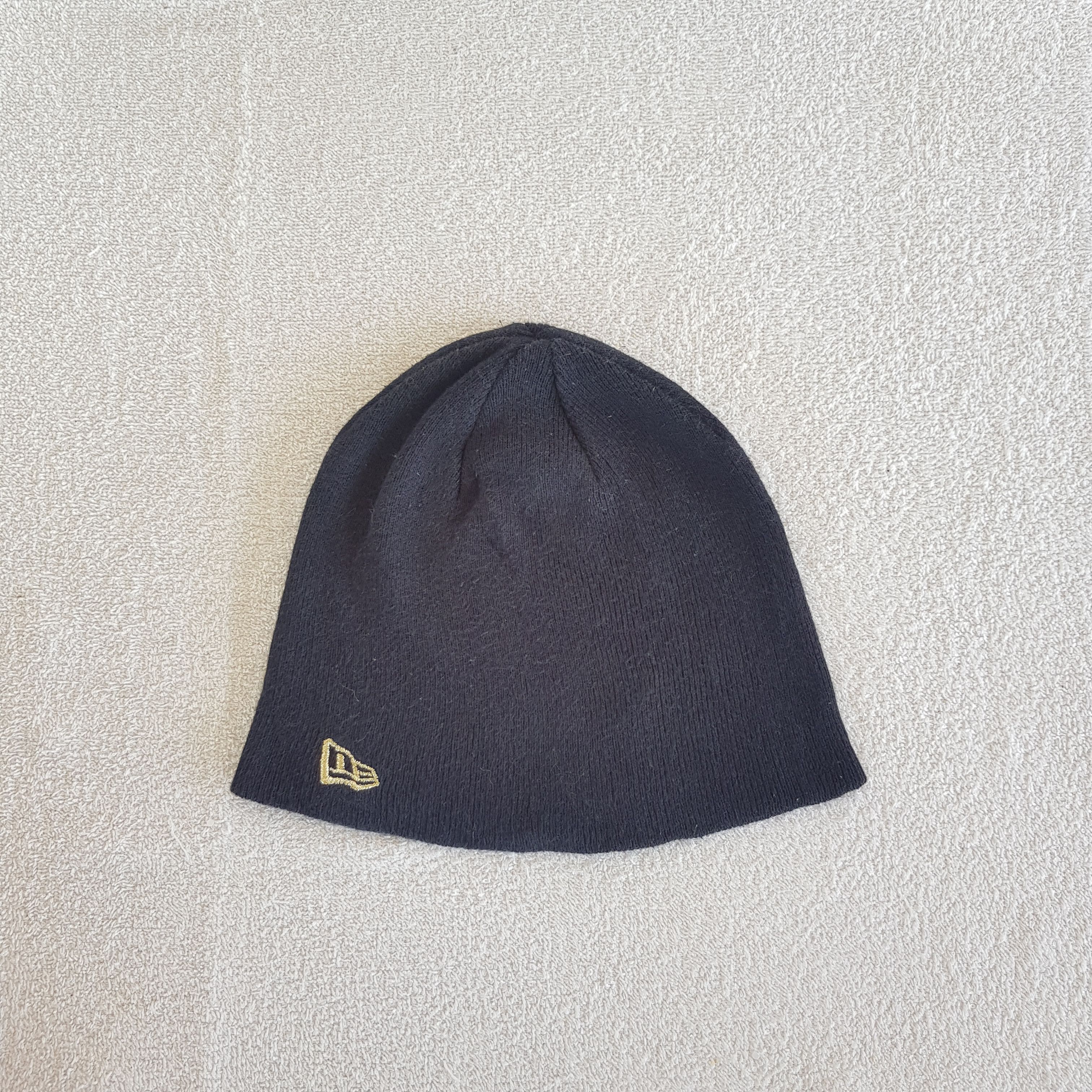 New Era Vintage New Era Basic Beanie Small Logo Snow Caps Hats. Size ONE SIZE - 5 Thumbnail