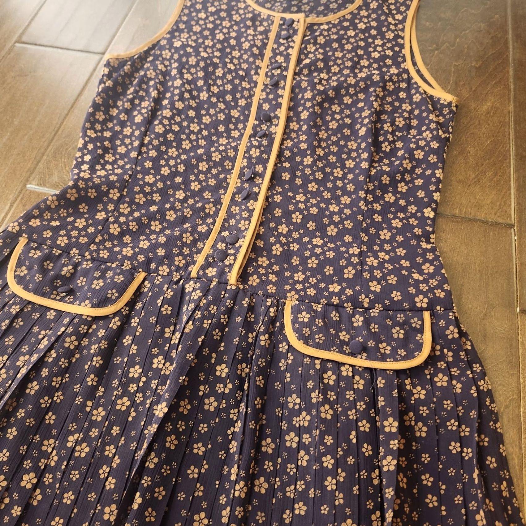 H&M H&M Dress Womens Size 6 Navy Floral Pleated Fit Flare Sleeveless Pockets Dress Size M / US 6-8 / IT 42-44 - 6 Thumbnail