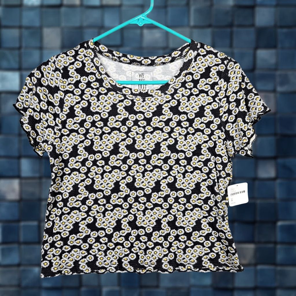 Vintage We the Free Black Floral Printed Ribbed Cropped Tee Top S Adult Regular Cotton Blend Short Sleeve Womens Shirt Knows No Decade Size S / US 4 / IT 40 - 1 Thumbnail