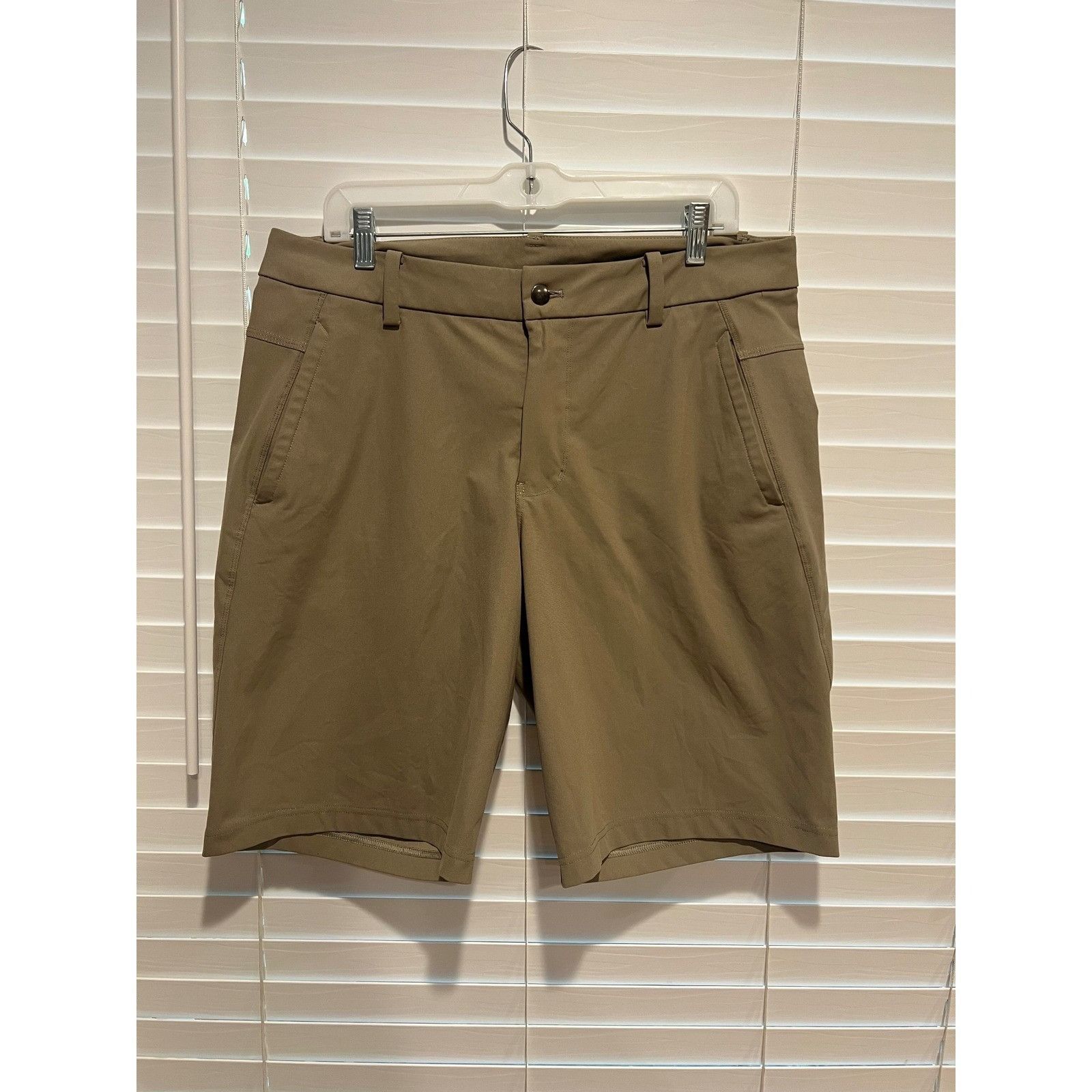 Lululemon Lululemon Mens Commission Golf Shorts Beige Casual Flat Fron Size US 36 / EU 52 - 1 Thumbnail