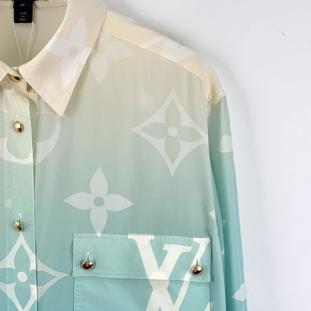 Louis Vuitton Louis Vuitton Shirt Gradient Monogram Silk Multi (Size 36) Size XS / US 0-2 / IT 36-38 - 4 Thumbnail