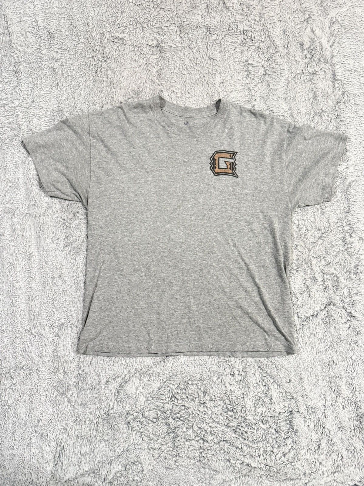 Gildan Grey and brown graphic vintage tee Size US M / EU 48-50 / 2 - 1 Thumbnail