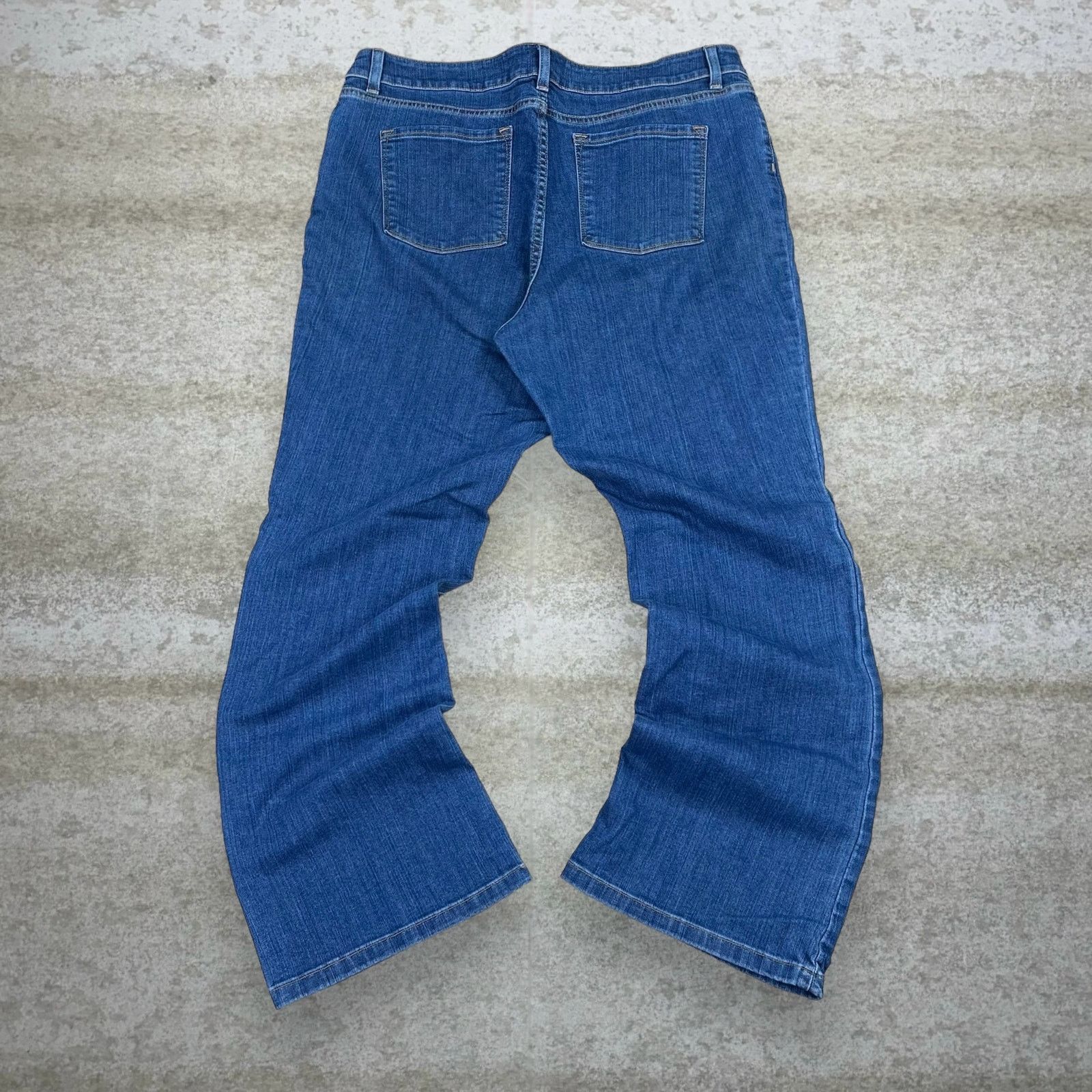 L.L. Bean Vintage Y2K LL Bean Jeans Womens 18 Flared Medium Wash Denim Size 40" / US 18 - 1 Thumbnail