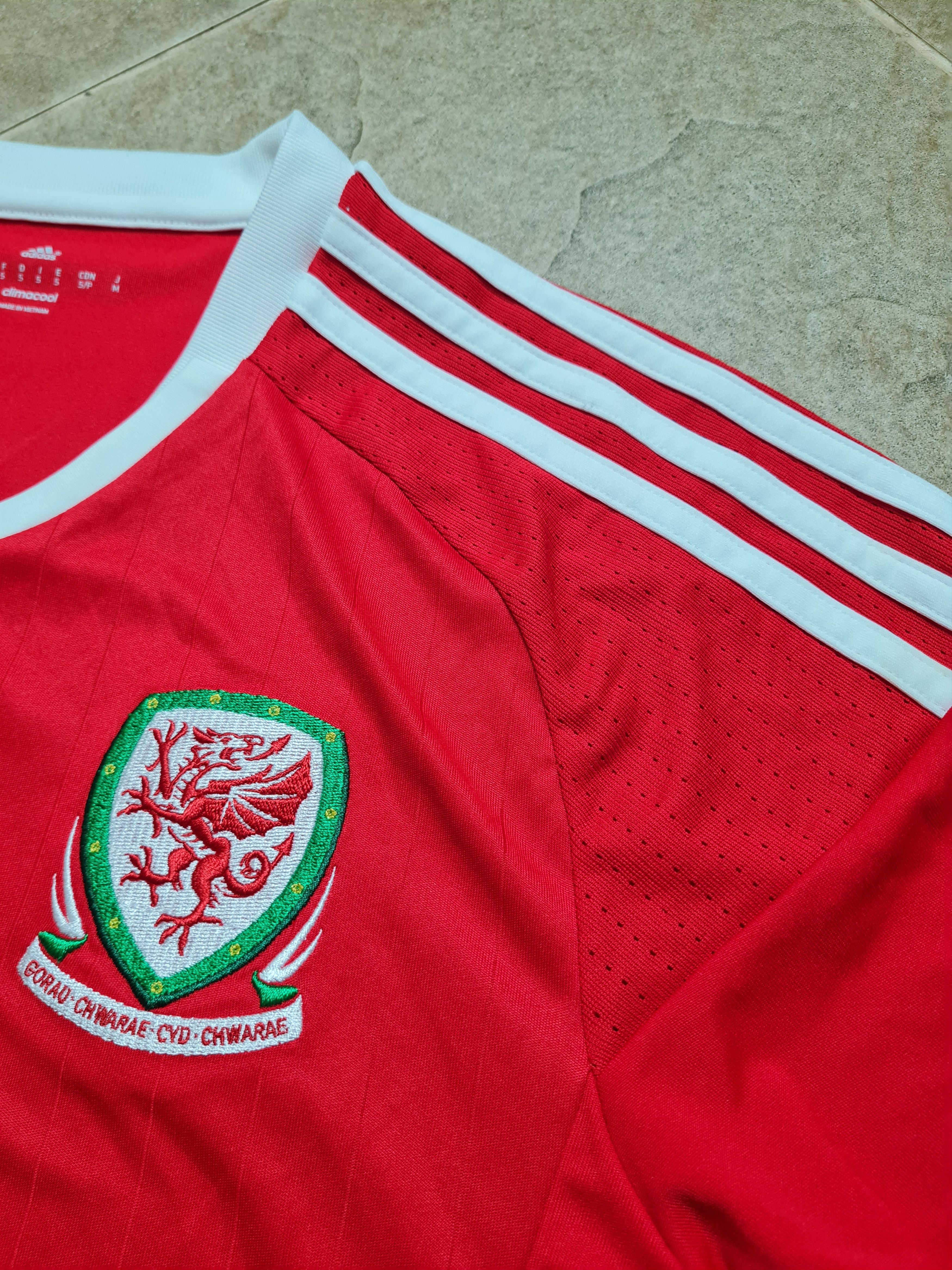 Adidas ADIDAS WALES NATIONAL TEAM 2016/2017 HOME FOOTBALL SHIRT S Size US S / EU 44-46 / 1 - 15 Thumbnail