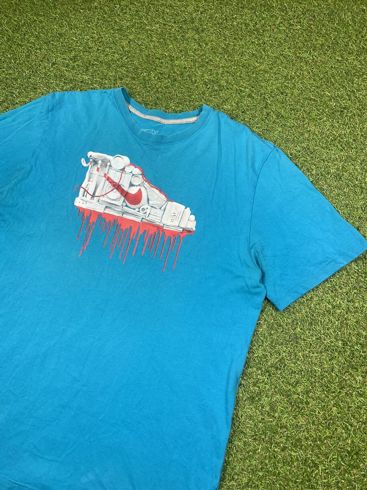 Nike Vintage Nike tee big logo Art streetwear style size XL Size US XL / EU 56 / 4 - 2 Thumbnail