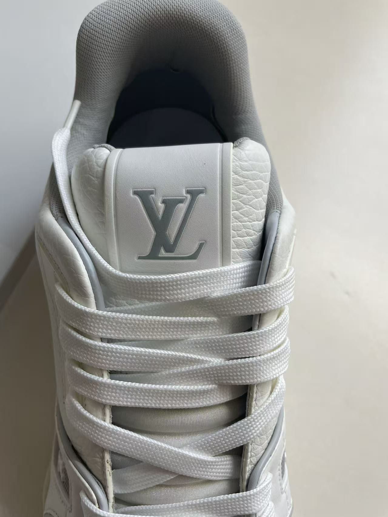 Louis Vuitton Trainer White Signature