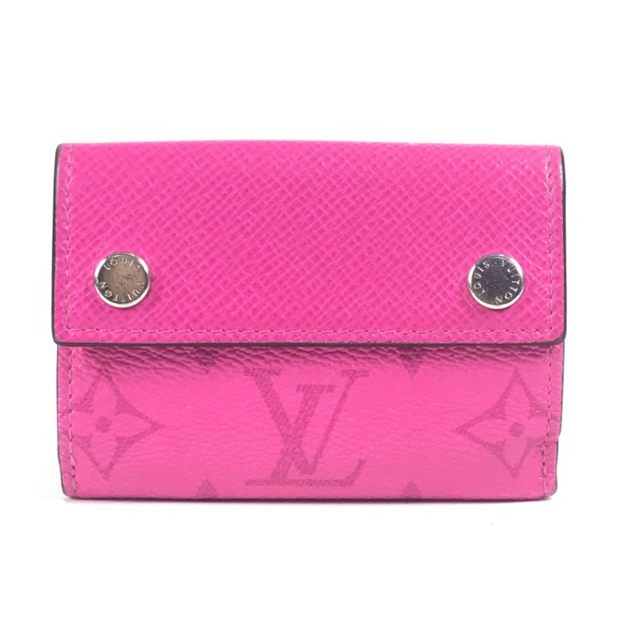 Louis Vuitton LOUIS VUITTON M30773 Taiga Rama Discovery Compact Wallet, a tri-fold wallet in leather and Monogram canvas, available pink for men women. Size ONE SIZE - 1 Thumbnail