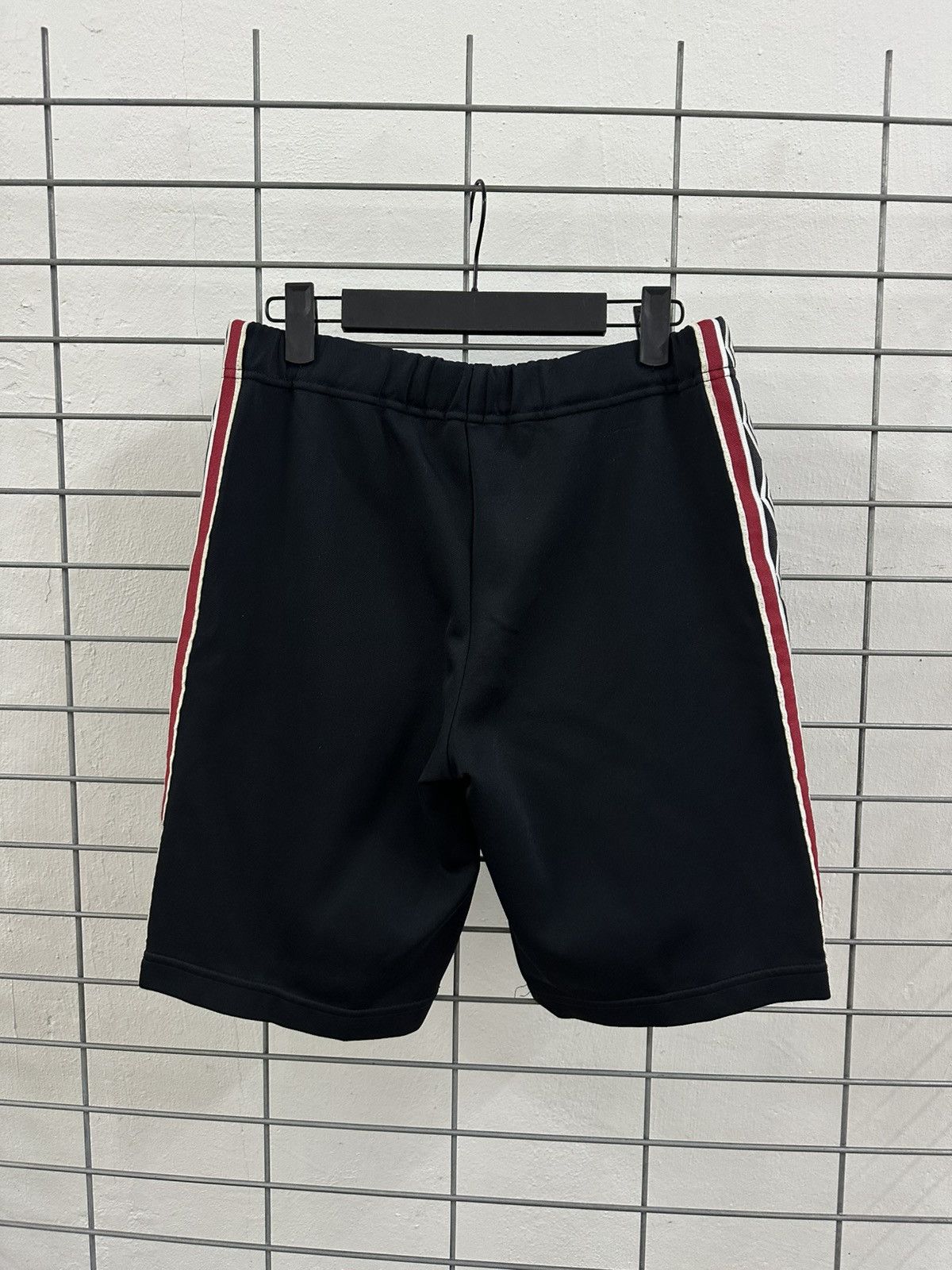 Umbro Rare And Beautiful Umbro Side Tape Shorts Size US 30 / EU 46 - 2 Thumbnail