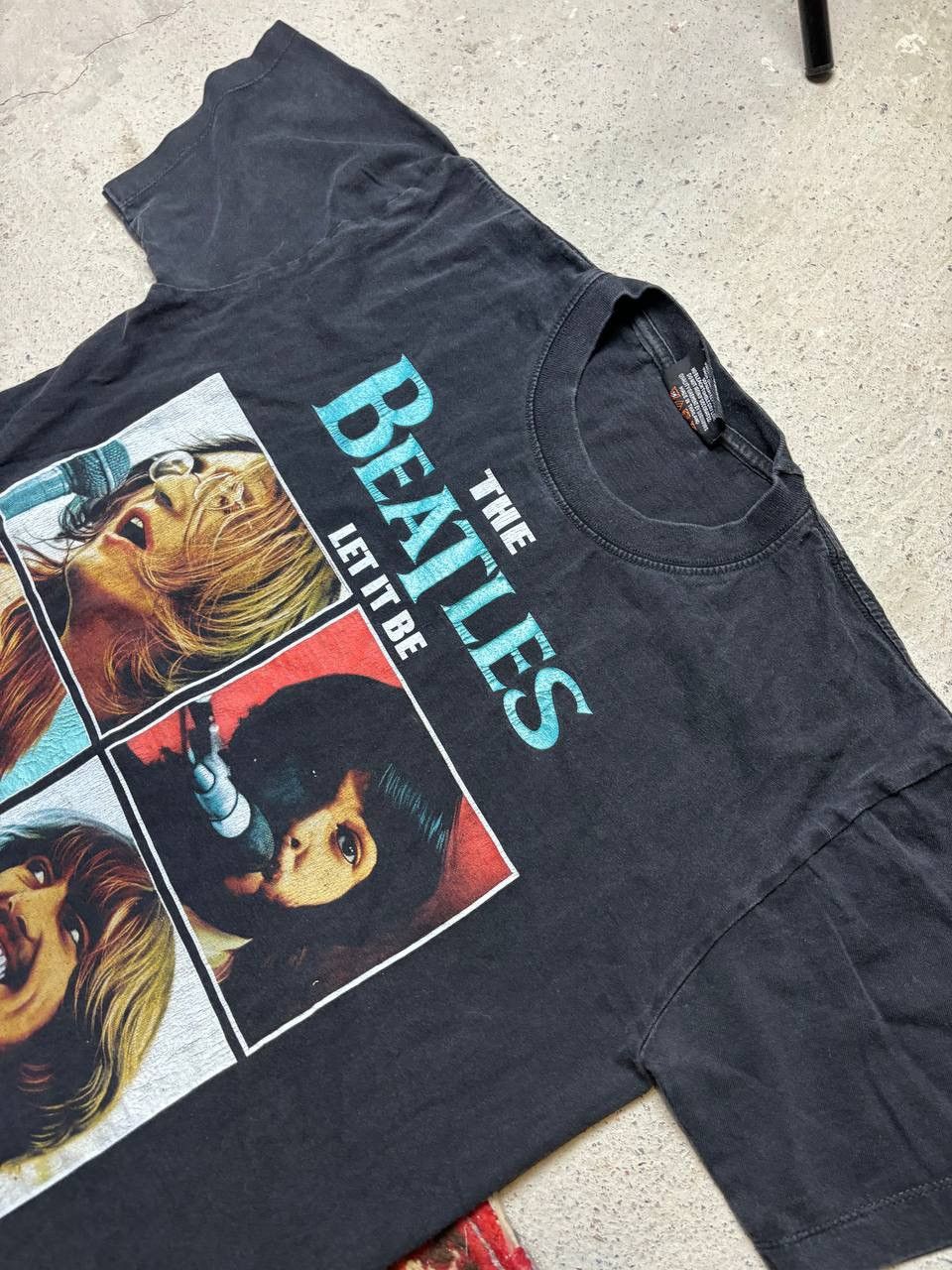 Vintage Vintage Y2K The Beatles Let It Be Face Logo Rock T Shirt Size US M / EU 48-50 / 2 - 2 Thumbnail