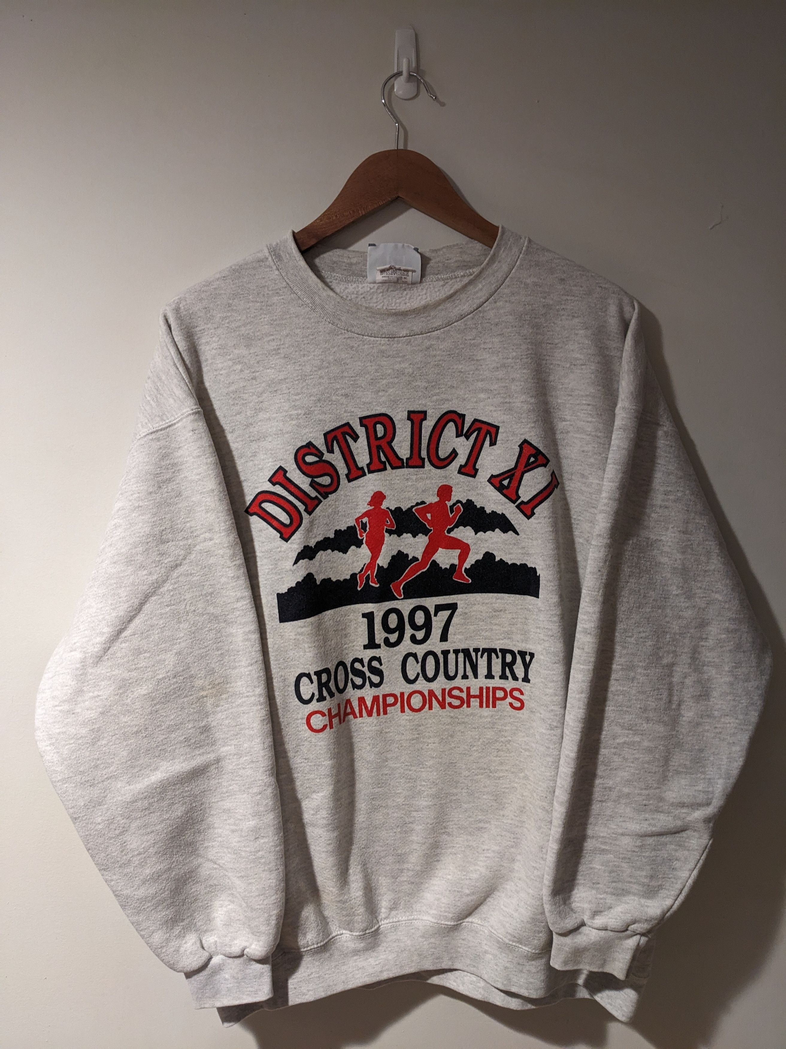Vintage Vintage 1997 District XI Cross Country Champion Sweatshirt Size US XL / EU 56 / 4 - 1 Thumbnail
