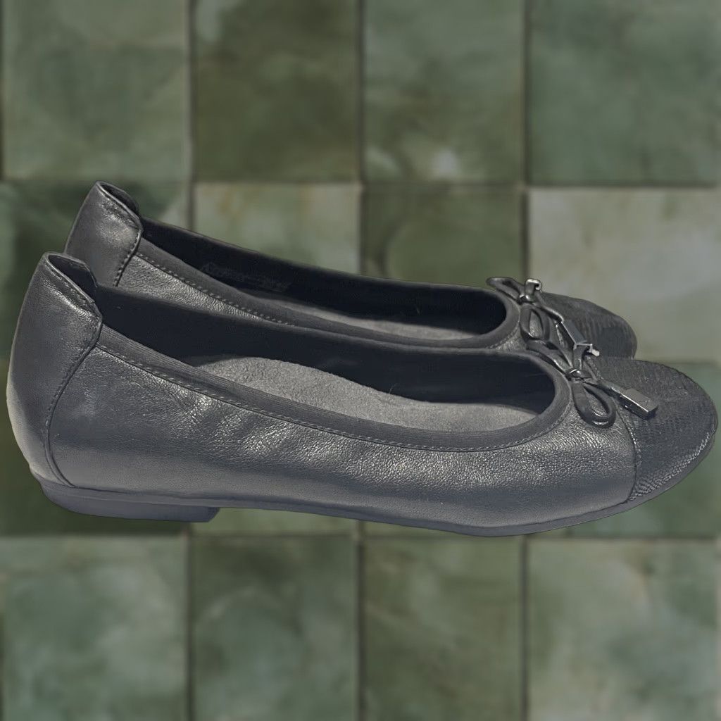 Vionic Vionic Minna Slip On Ballet Flats Shoes Women Cap Toe Black Leather Size 6 Flats Size ONE SIZE - 1 Thumbnail