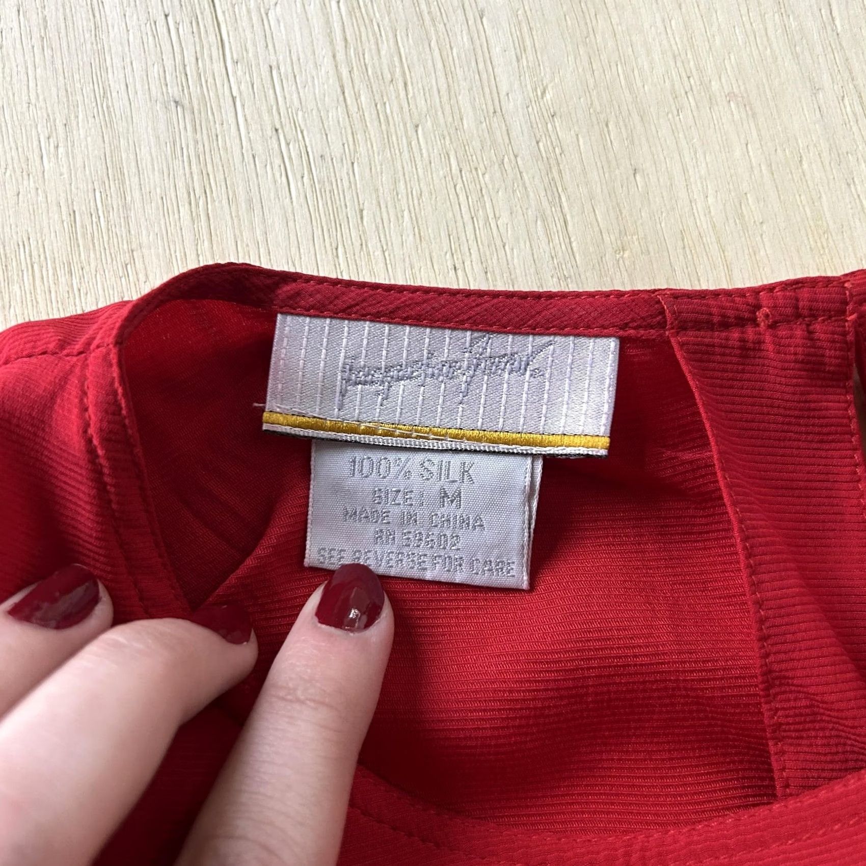 Vintage Vintage 90s Blouse Womens Medium Red Silk Short Sleeve Basic Pullover Solid Top Size M / US 6-8 / IT 42-44 - 2 Thumbnail