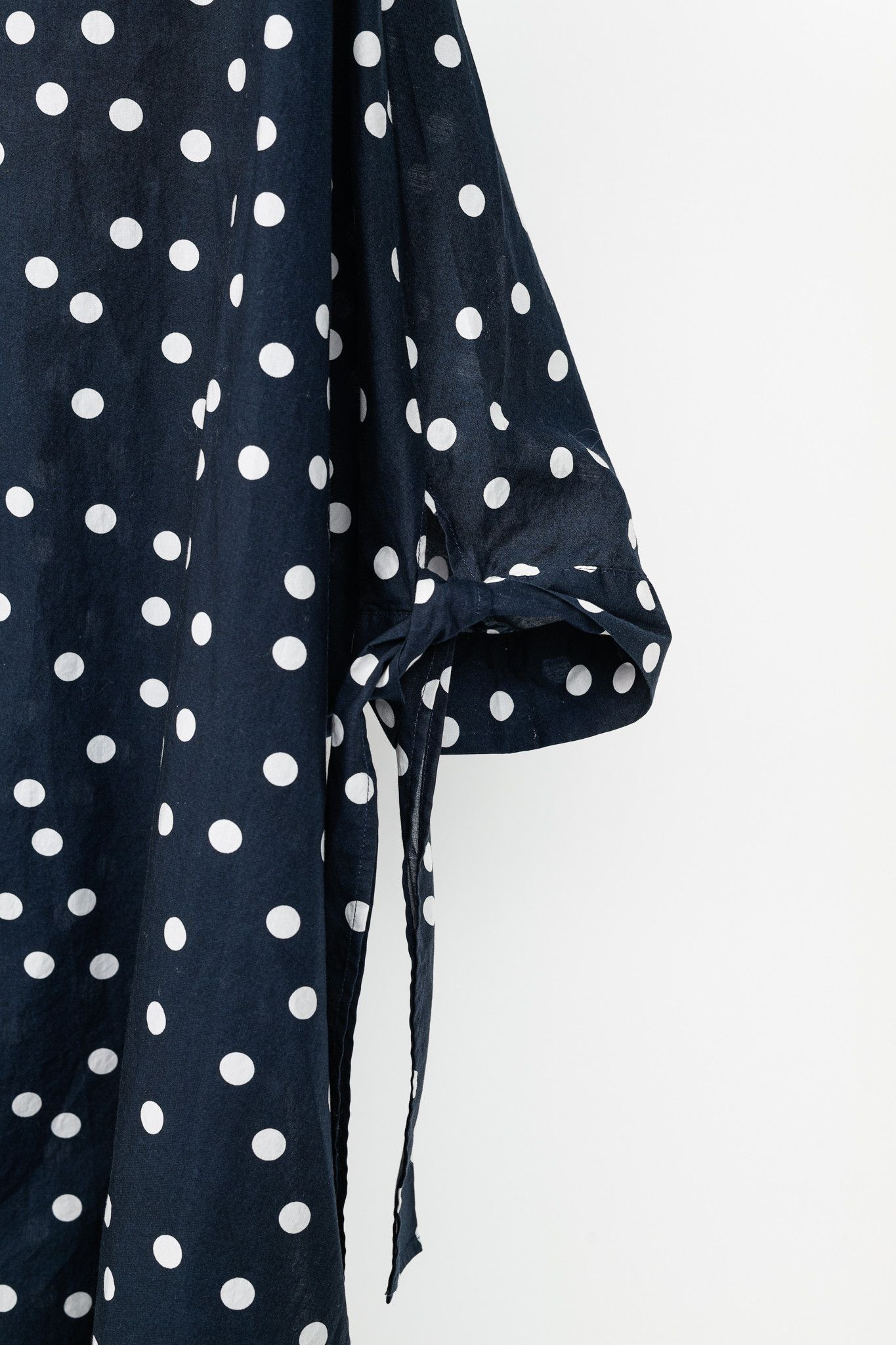 Carolina Herrera CH Carolina Herrera Polka-Dot Oversized Tie-Cuff Shirt Size XS / US 0-2 / IT 36-38 - 6 Thumbnail
